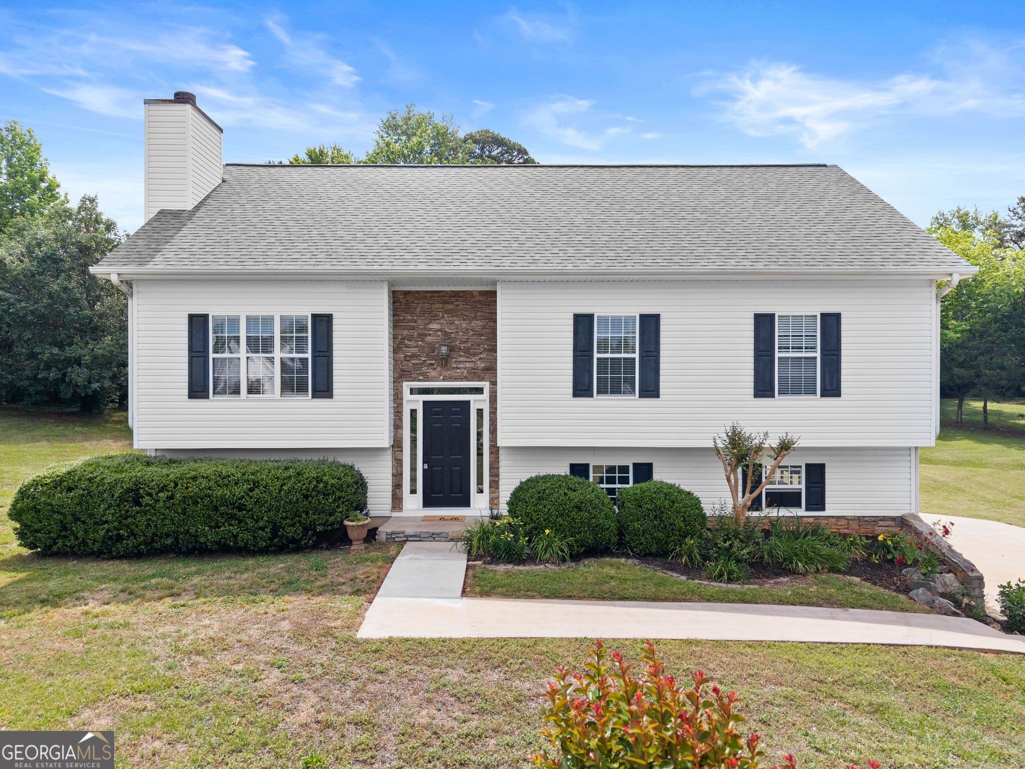 3 bedroom, 2 bathroom, 1,742 sq ft single family residence sold at 6201 Green Mountain Lane, Clermont, GA 30527