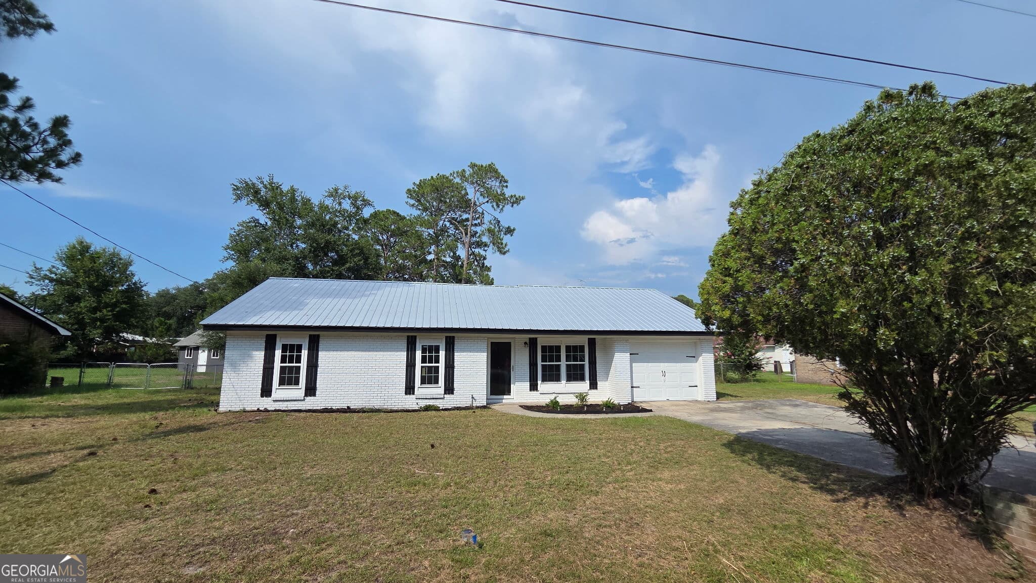 3 bedroom, 2 bathroom, 1,576 sq ft single family residence for sale at 656 Mahoney Road, Hinesville, GA 31313