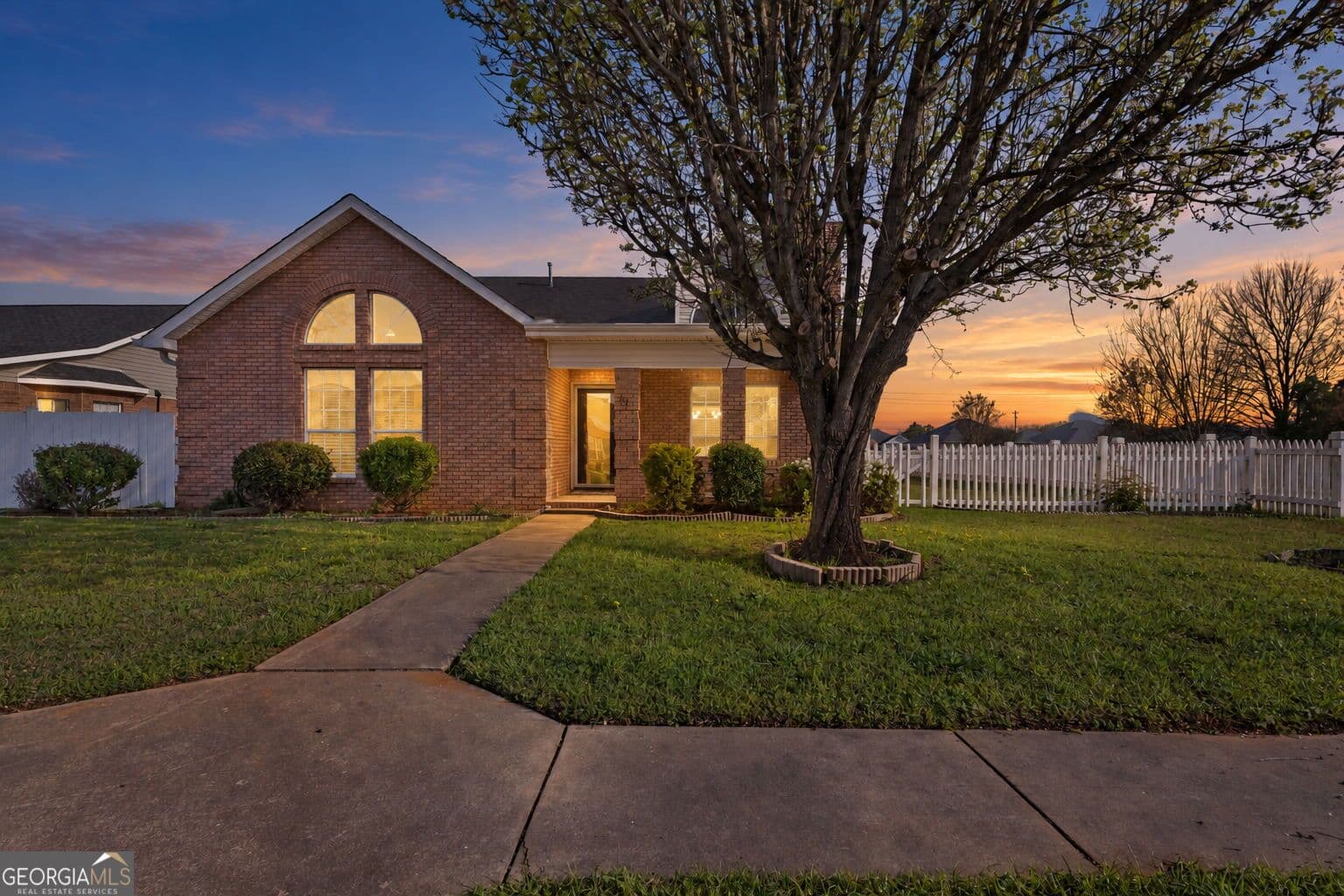 3 bedroom, 2 bathroom, 2,543 sq ft single family residence for sale at 87 Park Lane, Warner Robins, GA 31093