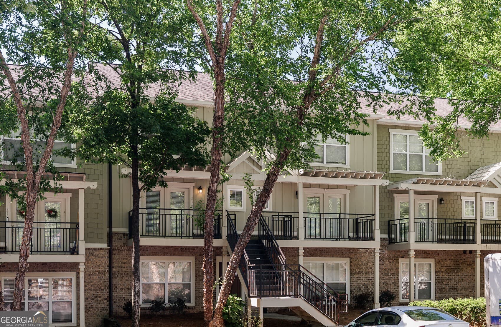3 bedroom, 3 bathroom, 1,444 sq ft condominium sold at 490 Barnett Shoals Road 816, Athens, GA 30605