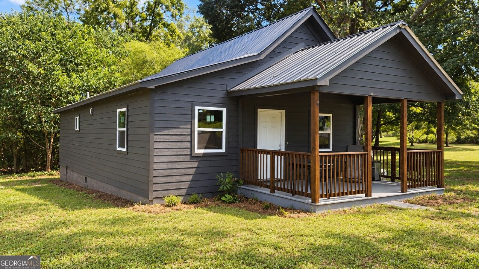3 bedroom, 2 bathroom, 1,090 sq ft single family residence for sale at 2 Smith Road, Newnan, GA 30263