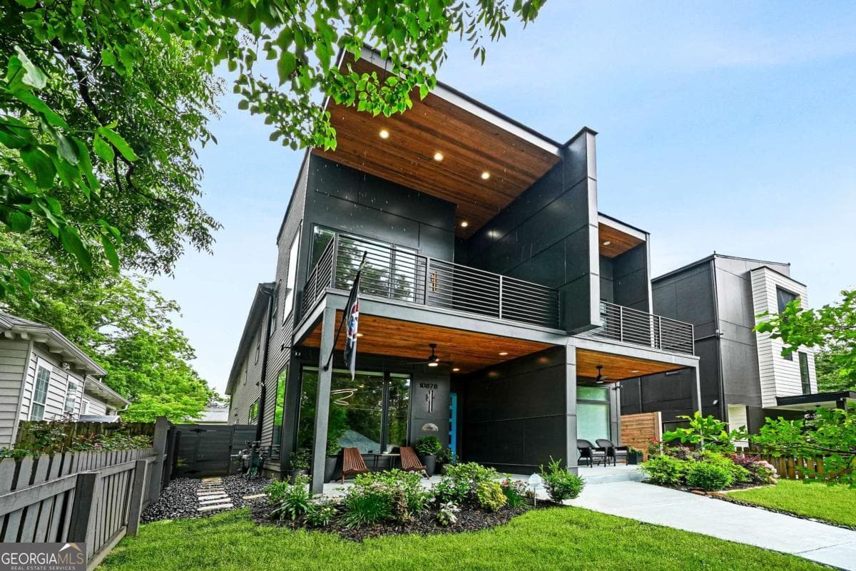 4 bedroom, 3 bathroom, 2,304 sq ft townhouse sold at 1087 Kirkwood Avenue B, Atlanta, GA 30316