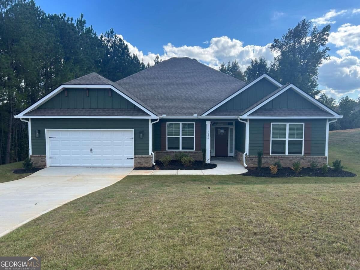 4 bedroom, 3.5 bathroom, 2,421 sq ft single family residence for sale at 1024 Holliday Pass 84, Griffin, GA 30223