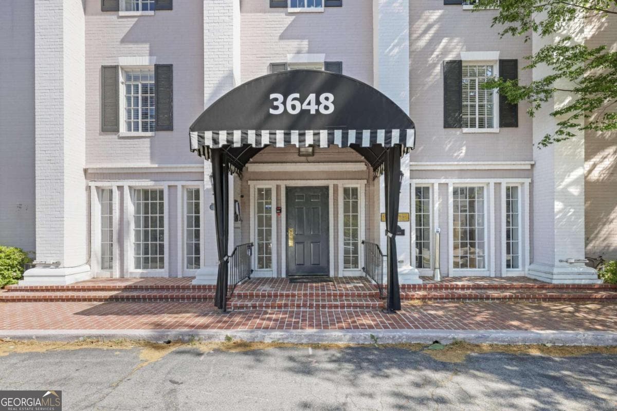 3 bedroom, 3 bathroom, 1,971 sq ft condominium sold at 3648 Peachtree Road 2Q, Atlanta, GA 30319