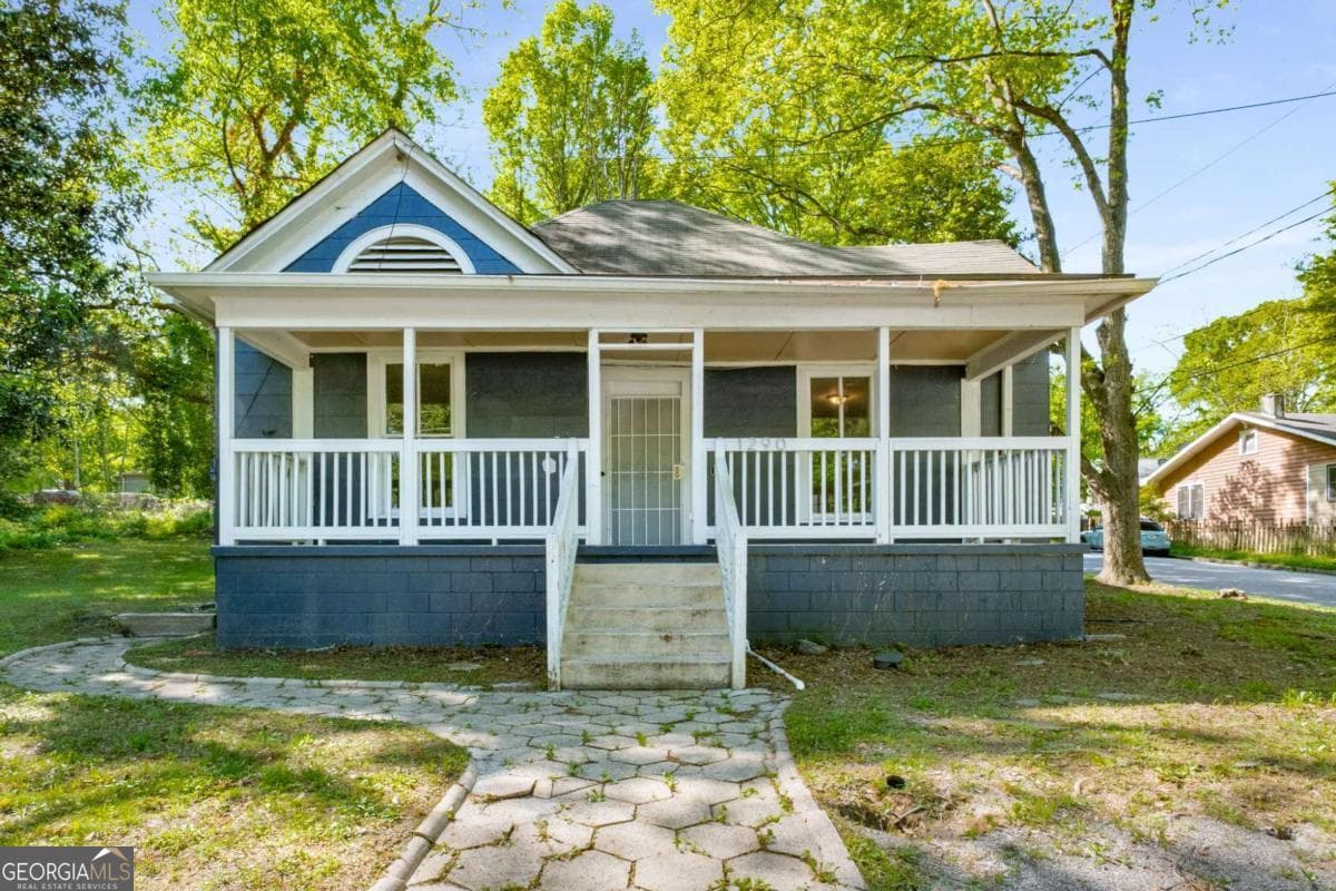 3 bedroom, 2 bathroom, 1,317 sq ft single family residence sold at 1290 Campbellton Road, Atlanta, GA 30310