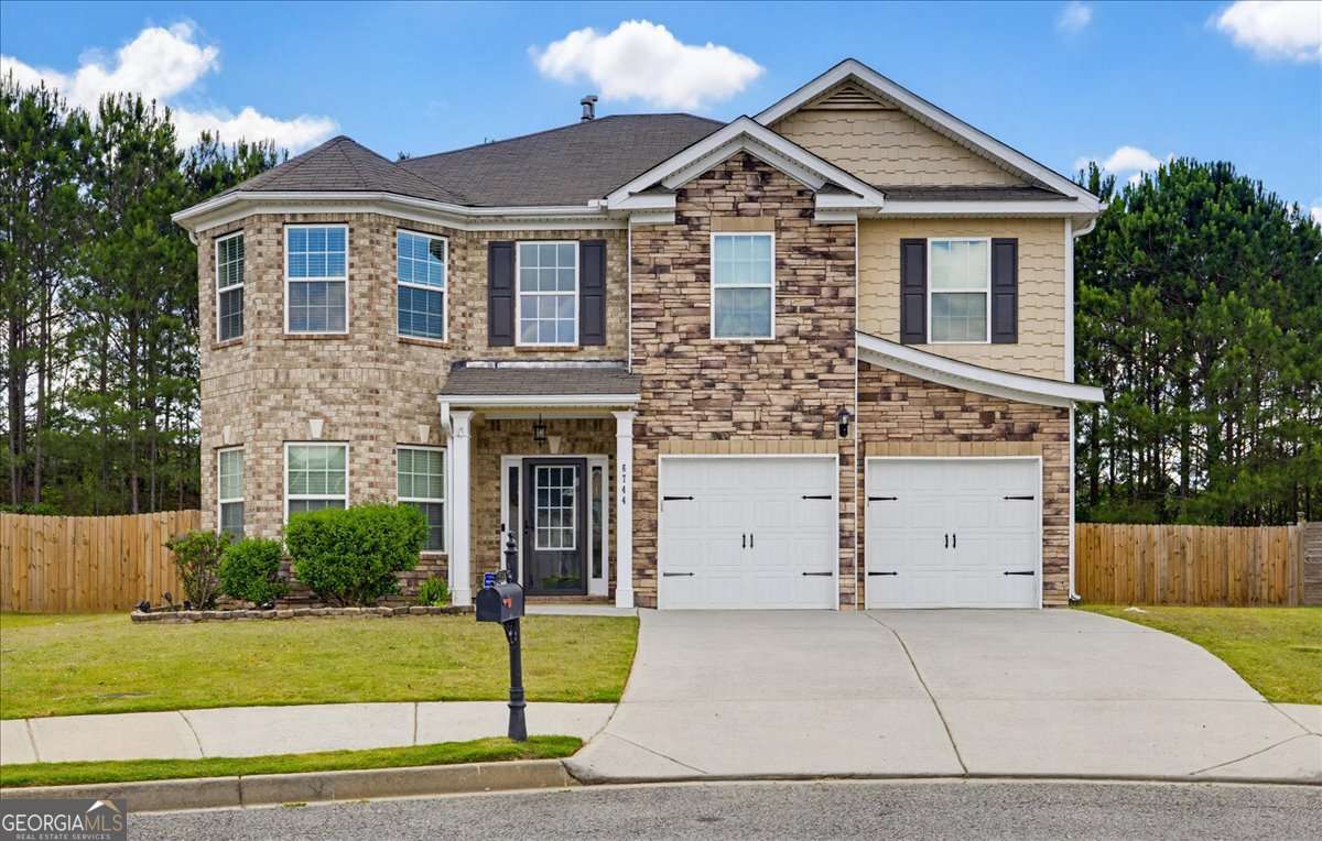 4 bedroom, 2.5 bathroom, 3,122 sq ft single family residence sold at 6744 Oak Hill Place, Fairburn, GA 30213