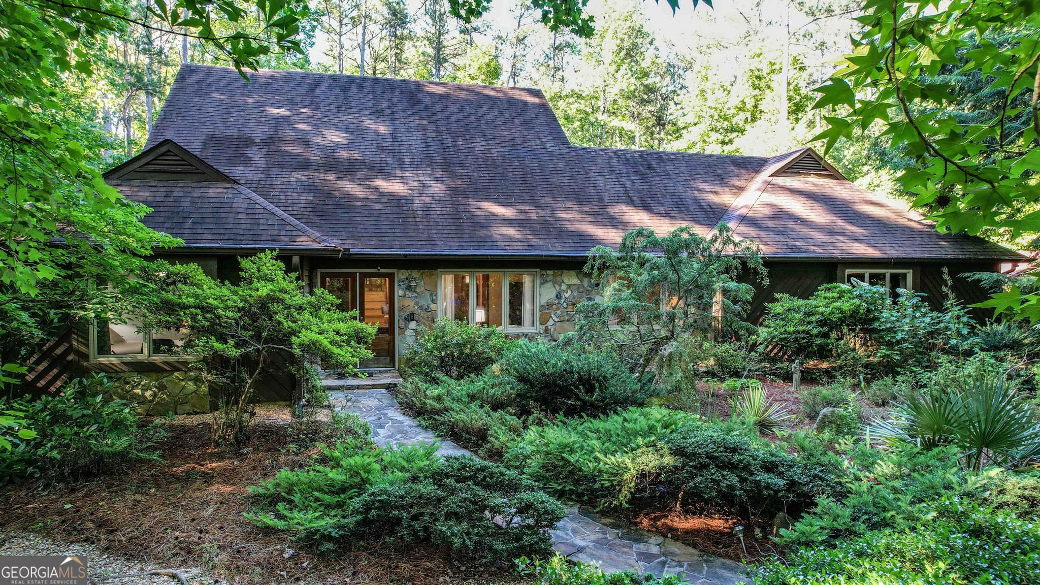 4 bedroom, 3 bathroom, 2,829 sq ft single family residence sold at 278 Spear Road, Peachtree City, GA 30269