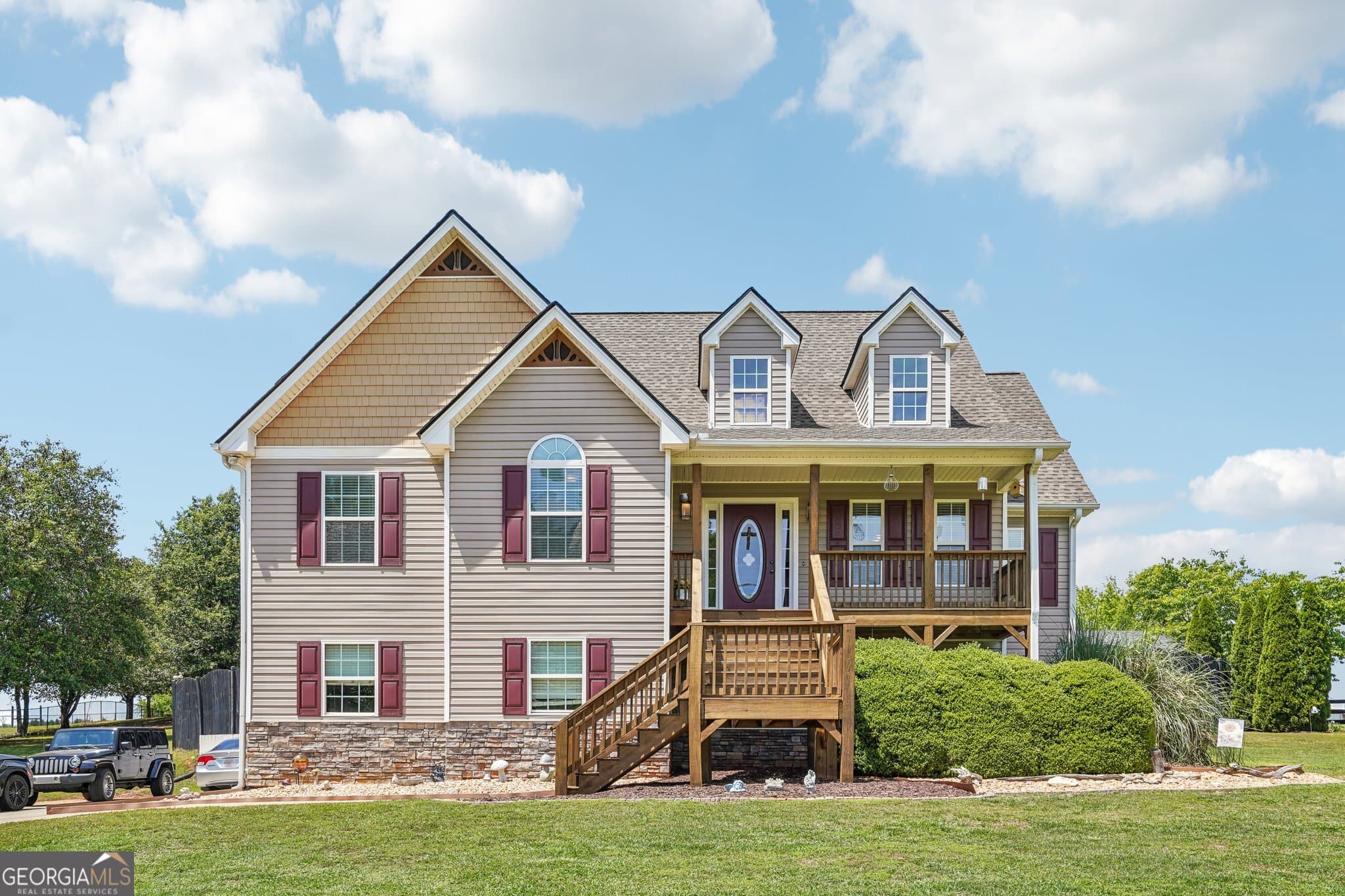 4 bedroom, 2 bathroom, 2,400 sq ft single family residence sold at 974 Honeysuckle Lane, Temple, GA 30179