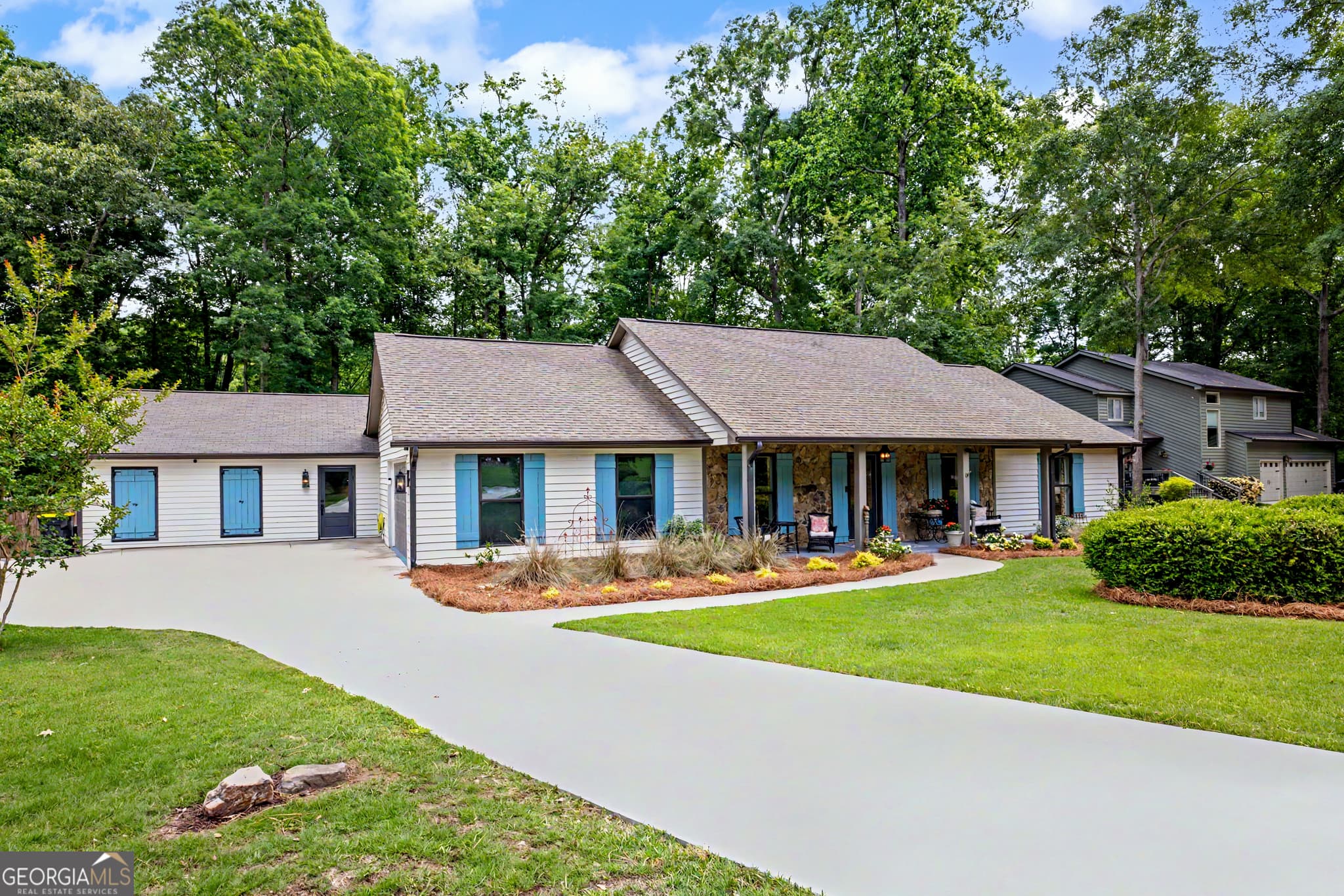 4 bedroom, 3 bathroom, 2,532 sq ft single family residence sold at 117 Lakeside Drive, Peachtree City, GA 30269