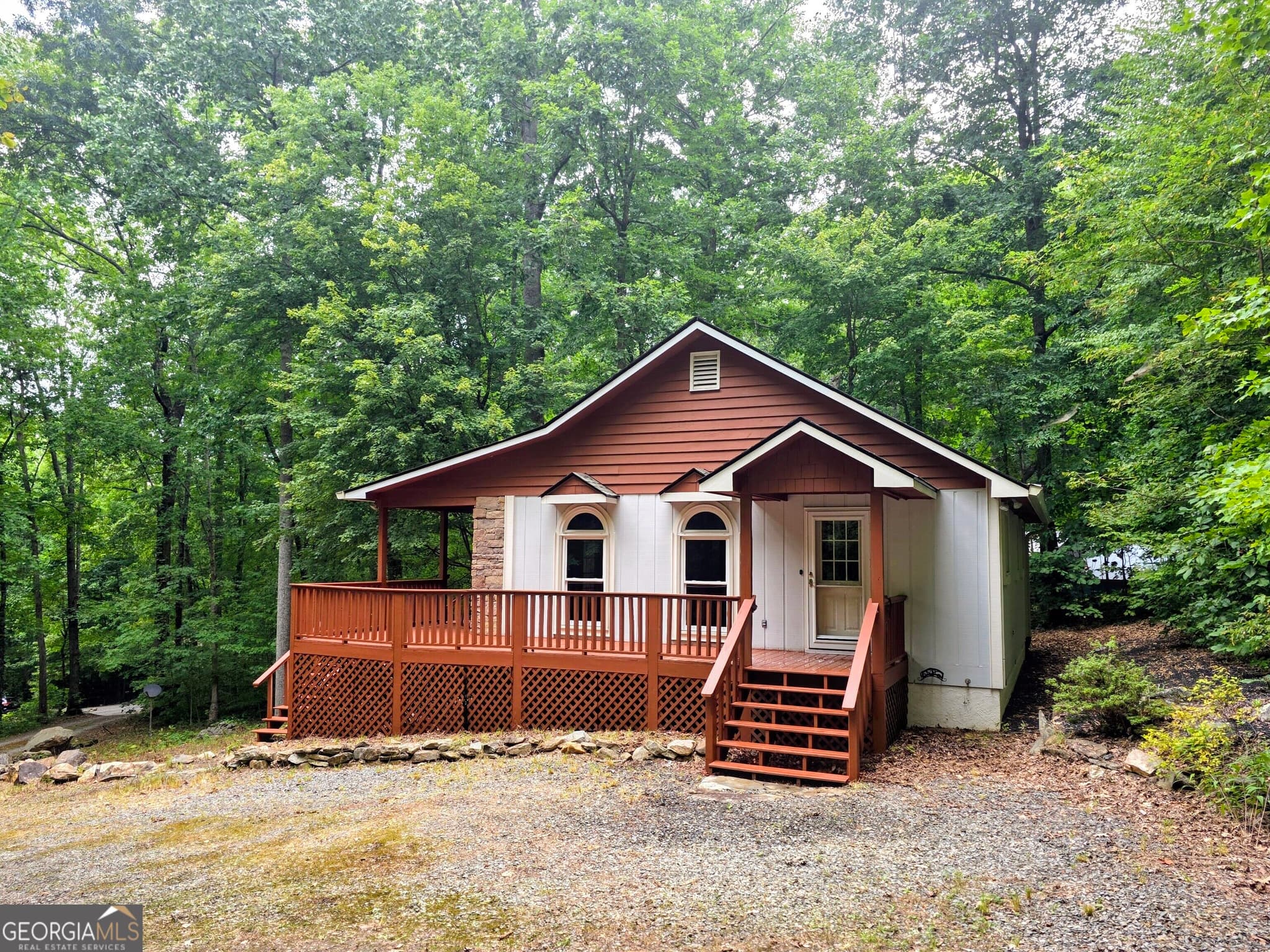2 bedroom, 2 bathroom, 980 sq ft cabin,single family residence for sale at 1141 Old Forge Estates 10, Hiawassee, GA 30546