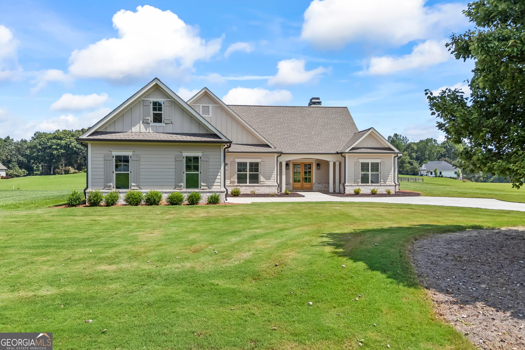 3 bedroom, 3.5 bathroom, 2,710 sq ft single family residence under contract at 124 Rockford Farm Drive, Clarkesville, GA 30523