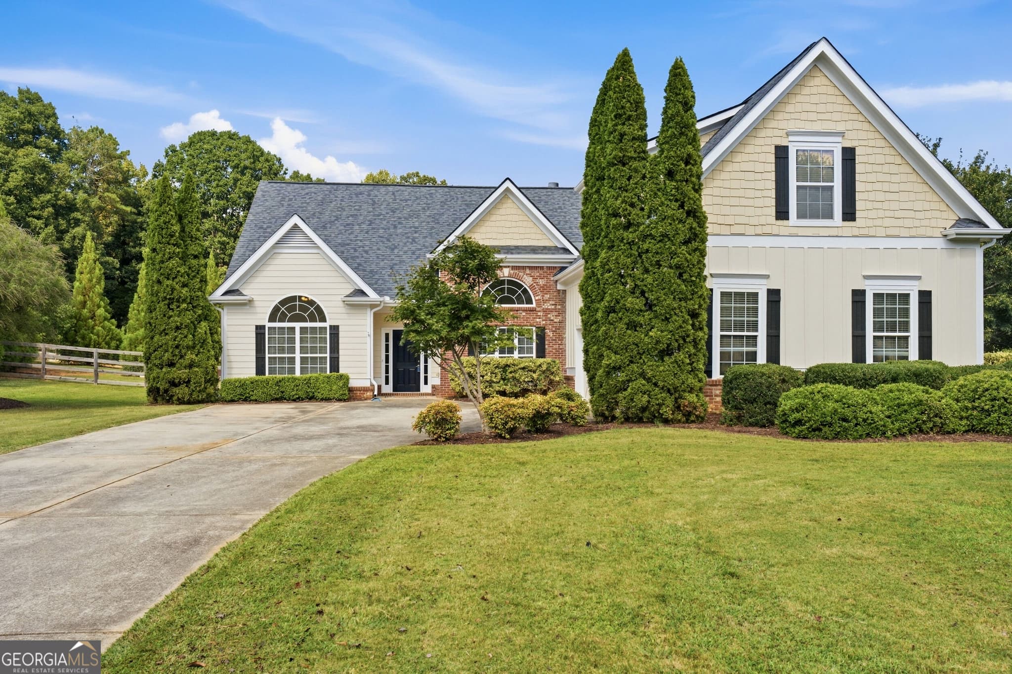 4 bedroom, 3 bathroom, 2,930 sq ft single family residence for sale at 9065 Blue Willow Court, Gainesville, GA 30506