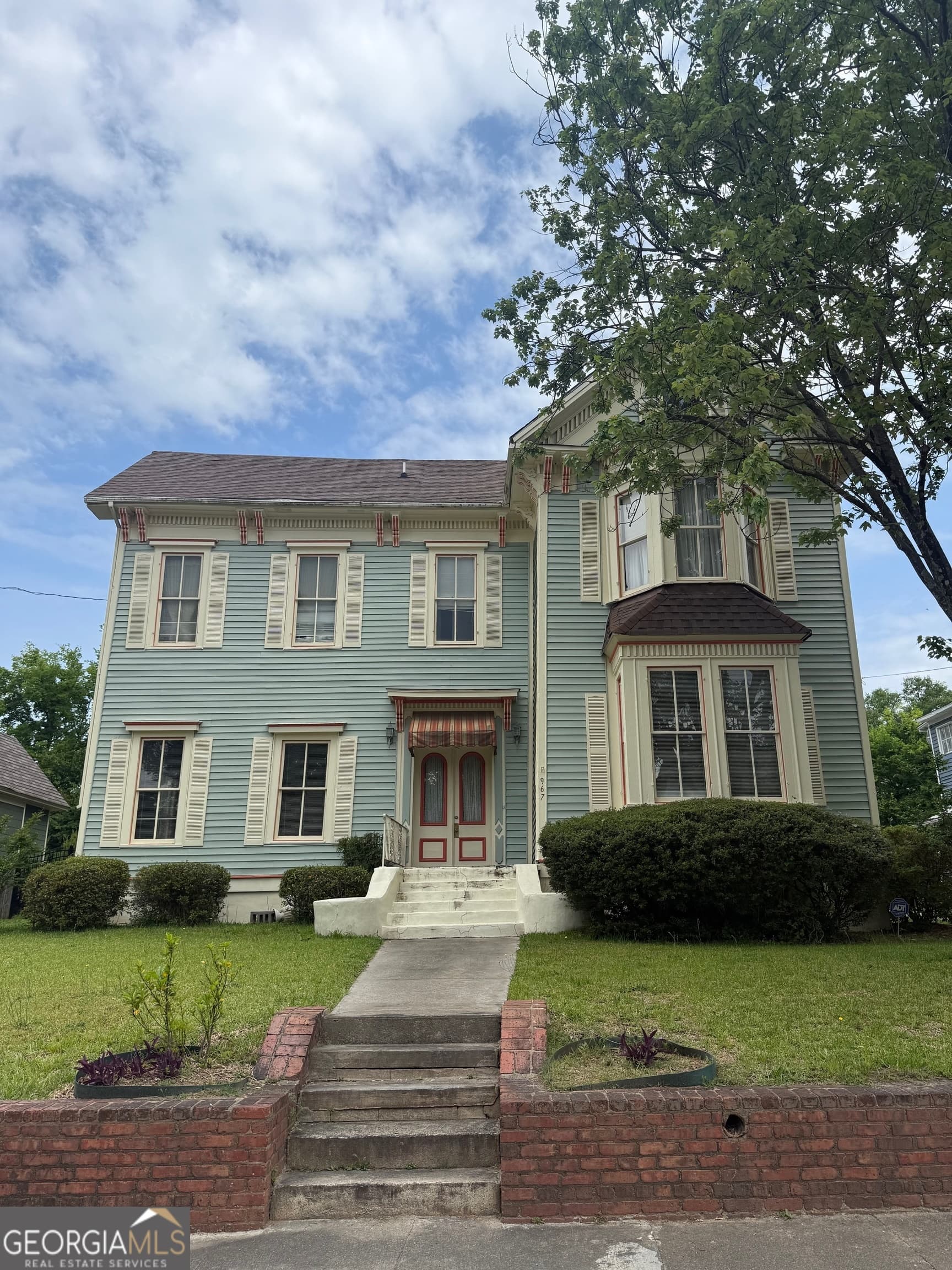 4 bedroom, 3.5 bathroom, 3,313 sq ft single family residence sold at 967 Cole Street, Macon, GA 31201
