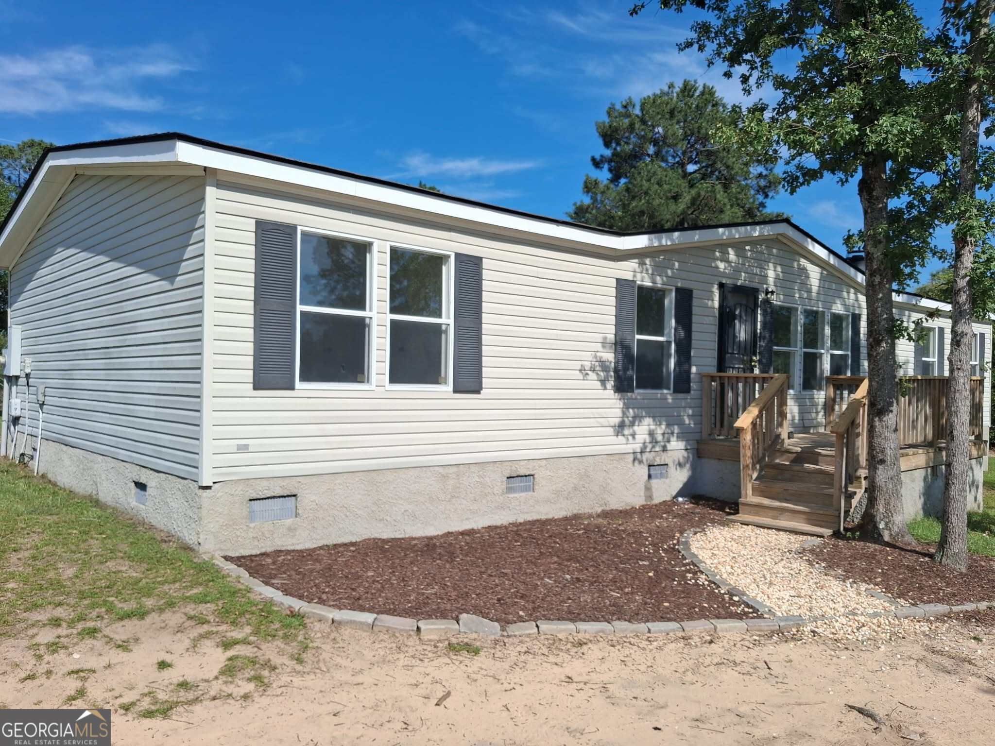 4 bedroom, 2 bathroom, 1,680 sq ft manufactured home,single family residence sold at 393 Tucker Road, Lizella, GA 31052