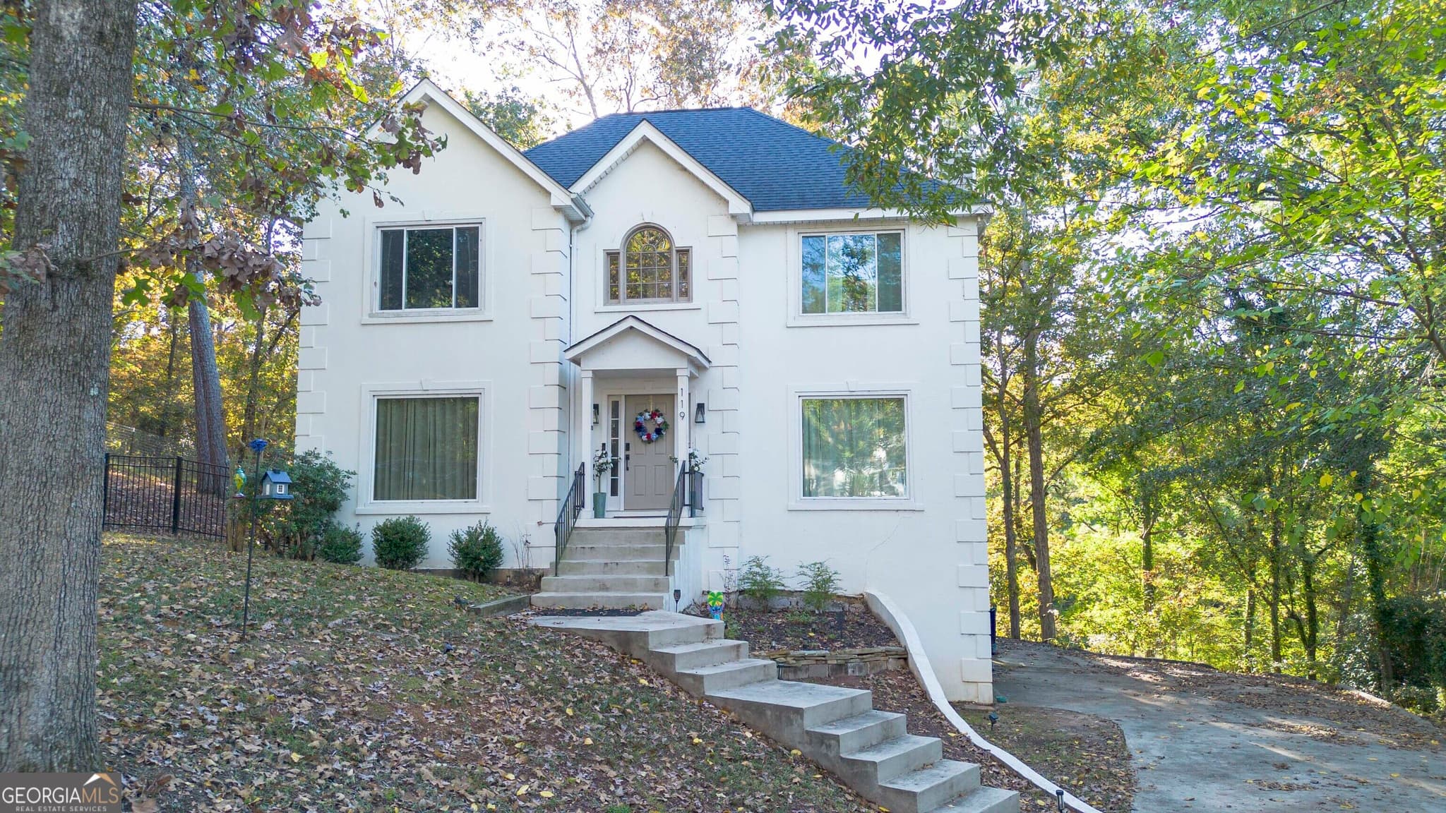 4 bedroom, 3.5 bathroom, 3,367 sq ft single family residence for sale at 119 Huntington Place, Macon, GA 31210