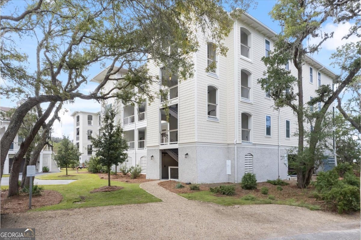 3 bedroom, 3 bathroom, 1,736 sq ft condominium sold at 13 Harbor Road, Jekyll Island, GA 31527