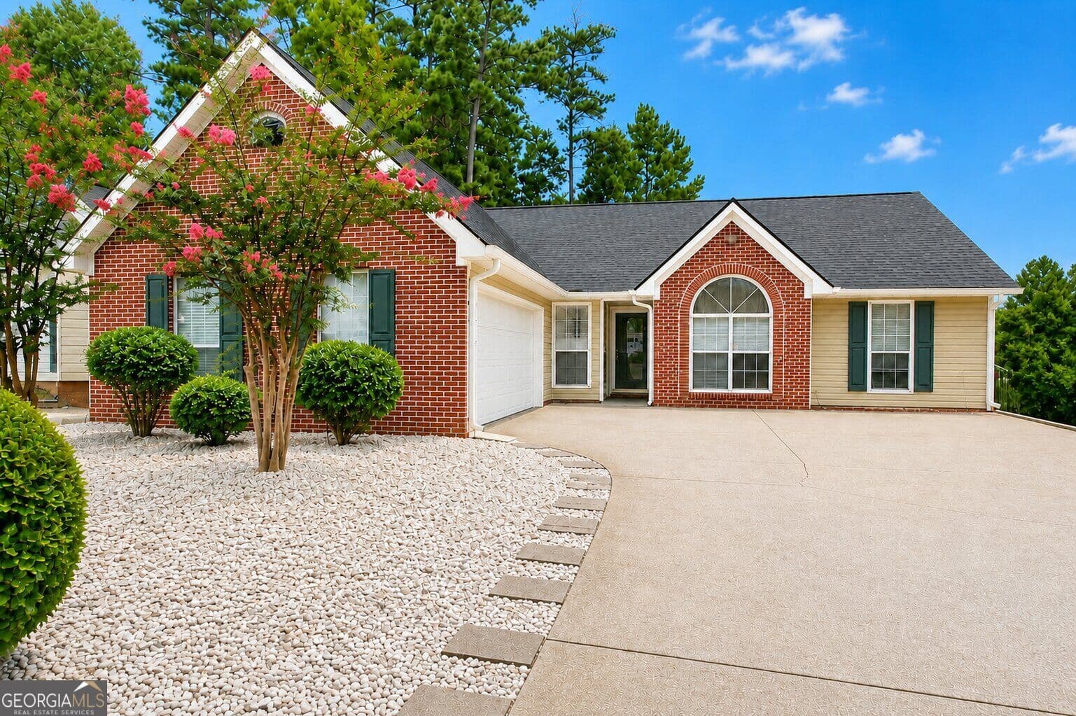 4 bedroom, 2 bathroom, 1,668 sq ft single family residence for sale at 5165 Sterling Trace Court, Lilburn, GA 30047