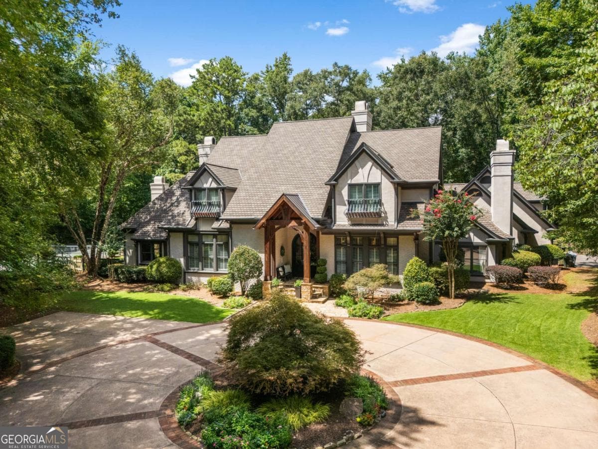 5 bedroom, 6 bathroom, 8,267 sq ft single family residence sold at 1940 Dinsmore Road, Milton, GA 30004