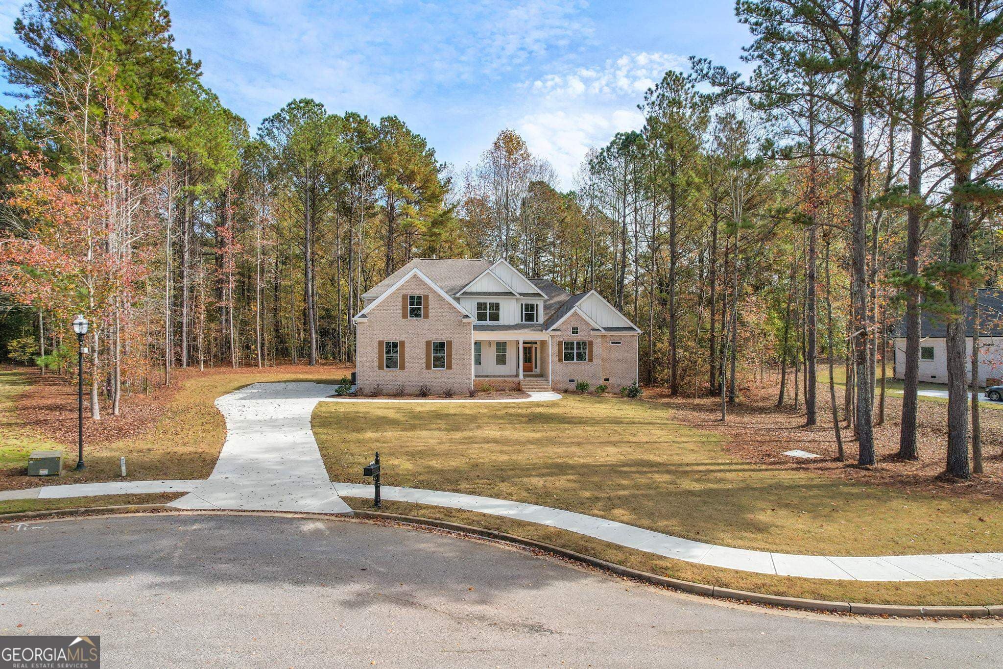 5 bedroom, 3 bathroom, 3,138 sq ft single family residence for sale at 2002 Millstream Court, Griffin, GA 30224