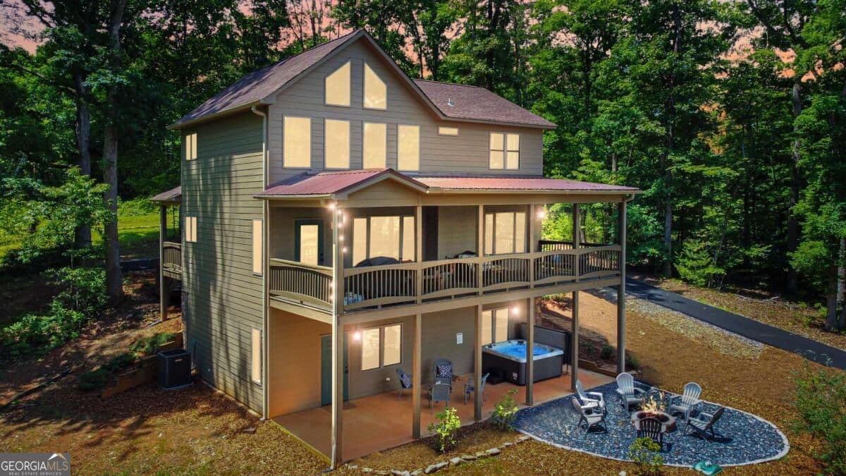4 bedroom, 3.5 bathroom, 2,592 sq ft single family residence for sale at 196 Grayson Point, Blue Ridge, GA 30513