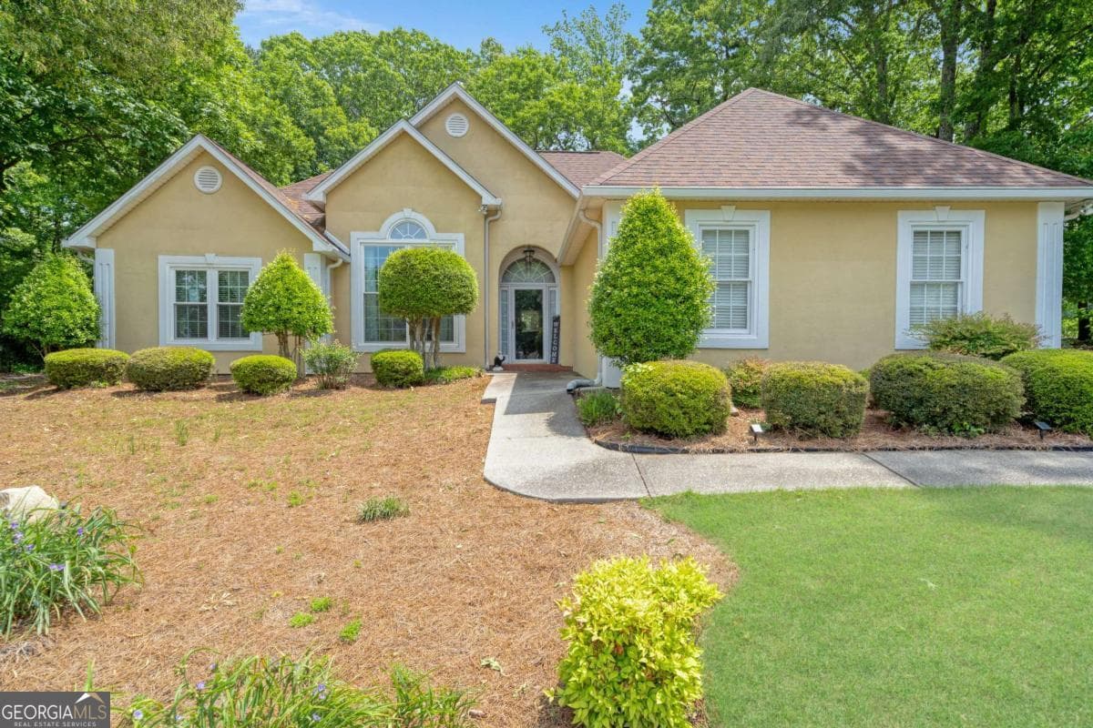 3 bedroom, 2 bathroom, 1,807 sq ft single family residence sold at 184 Glenn Eagles Way, Hiram, GA 30141