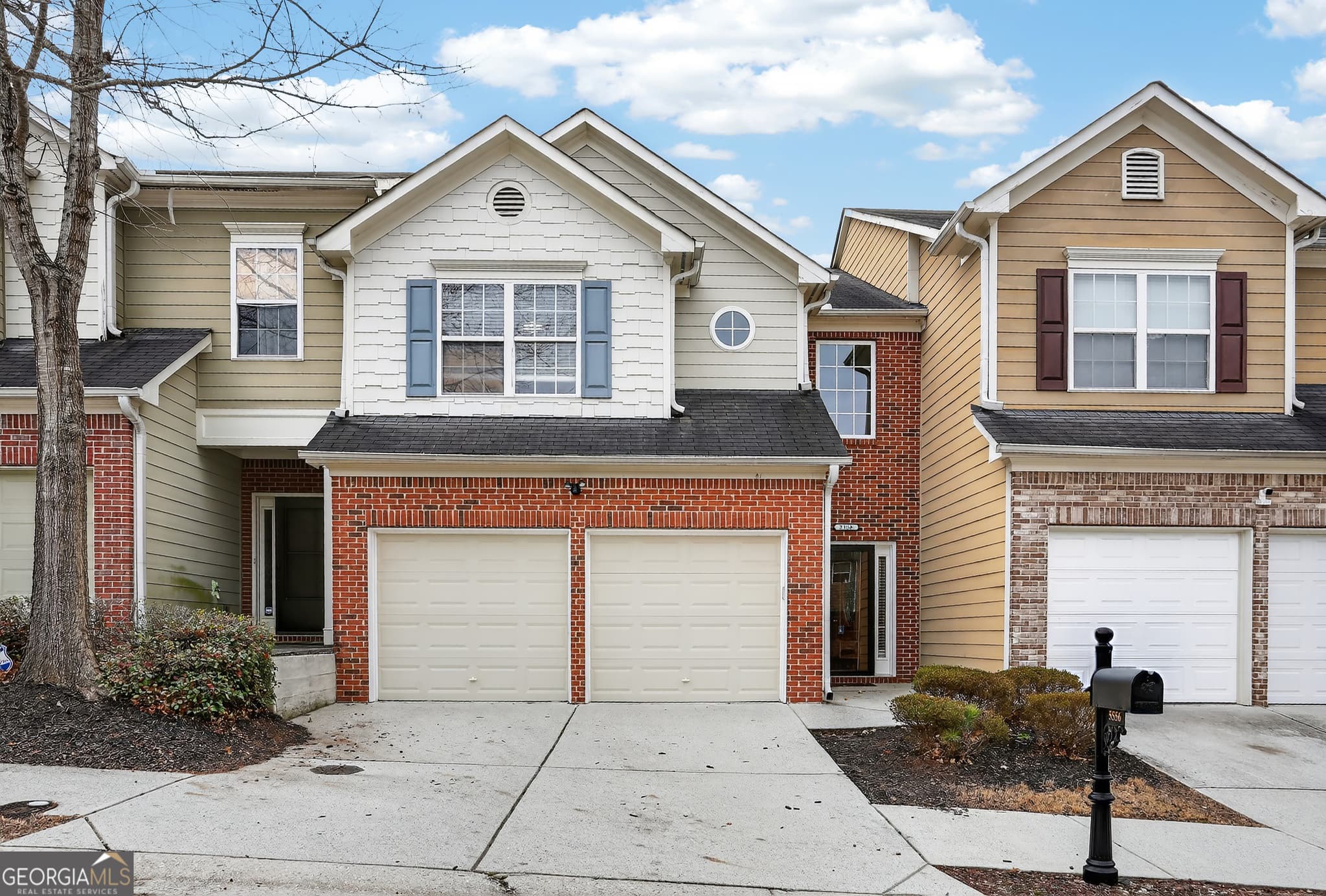 3 bedroom, 2.5 bathroom, 1,783 sq ft townhouse for sale at 5556 Cascade Run, South Fulton, GA 30336
