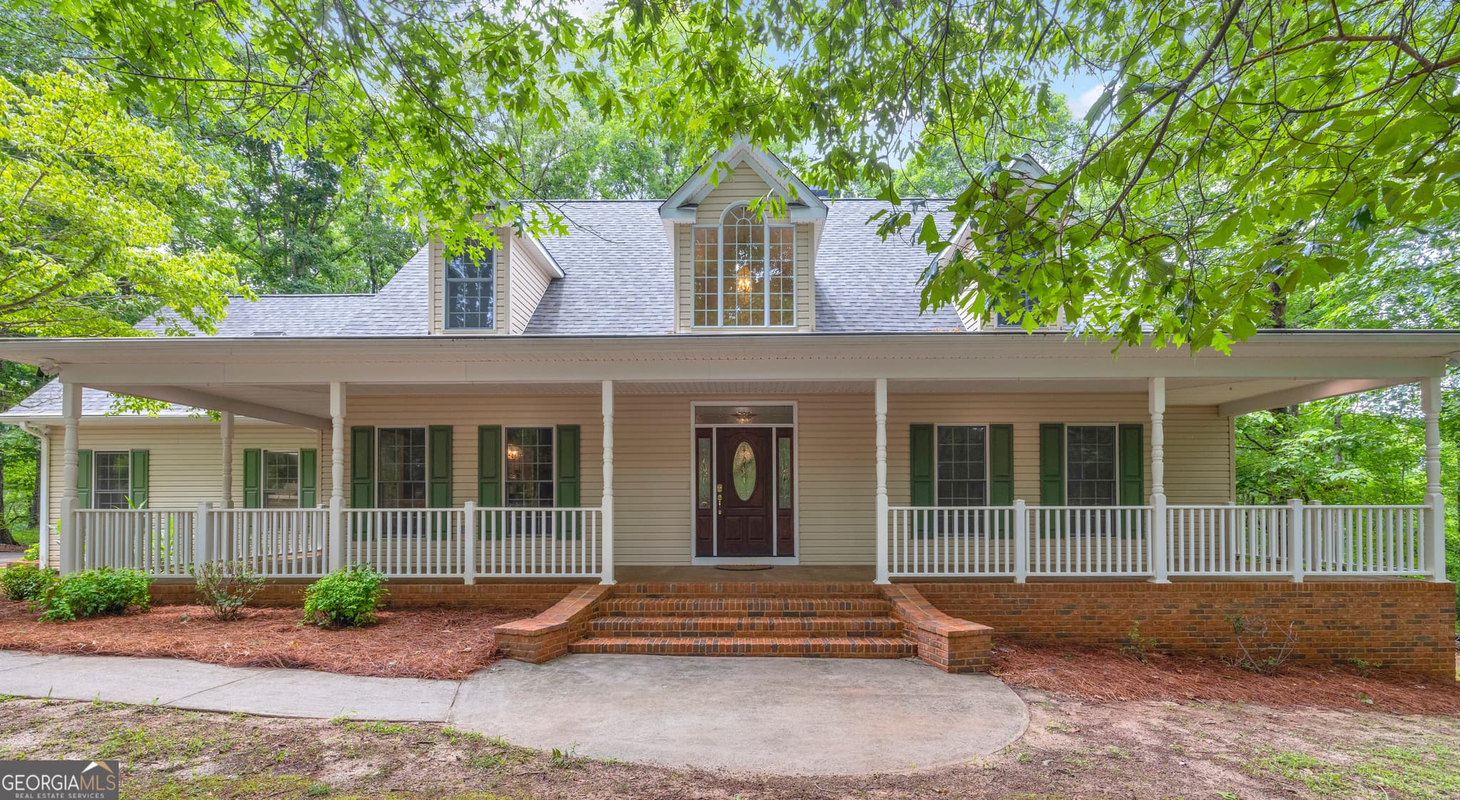 4 bedroom, 2.5 bathroom, 3,170 sq ft single family residence for sale at 242 Pristine Cove, Hartwell, GA 30643