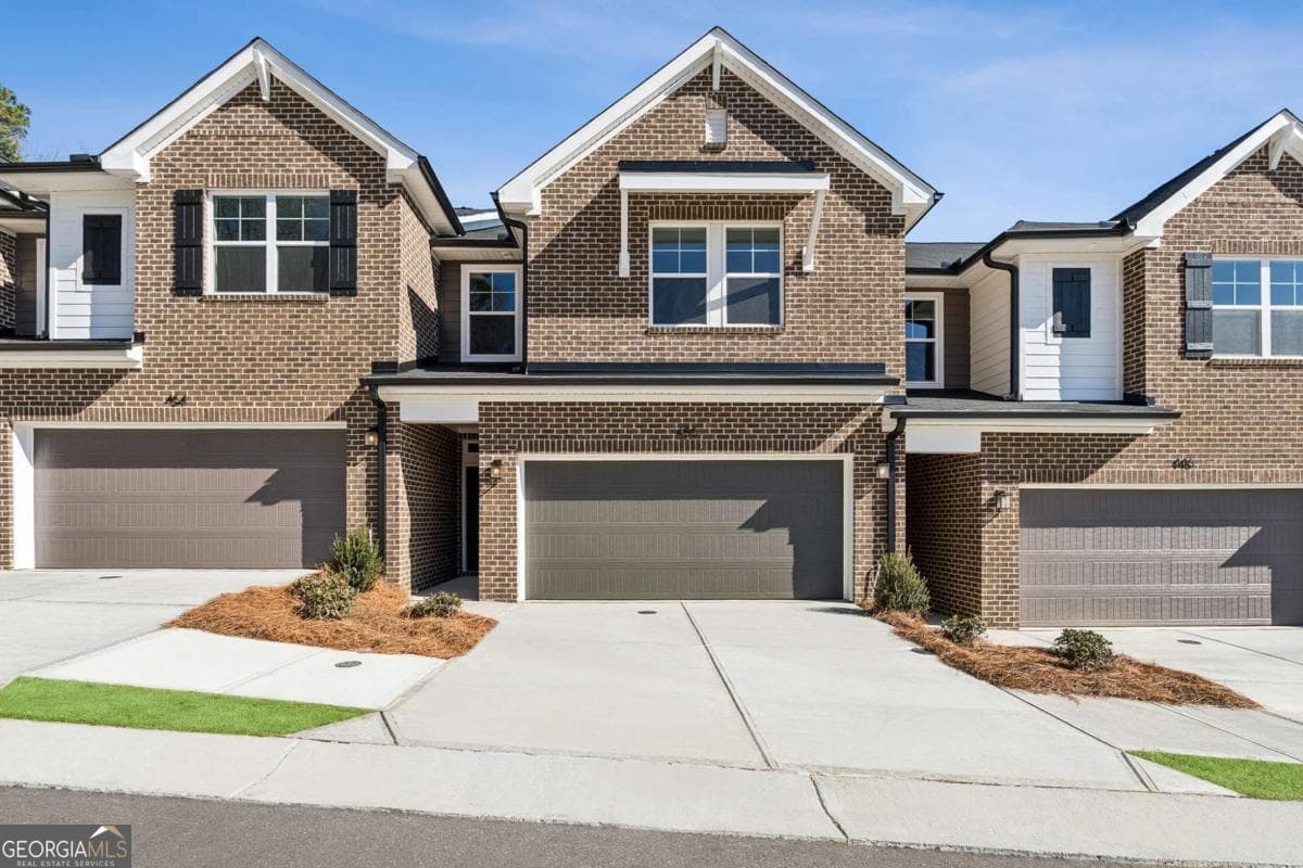 3 bedroom, 2.5 bathroom, 1,919 sq ft townhouse sold at 450 Laurelwood Lane, Canton, GA 30114