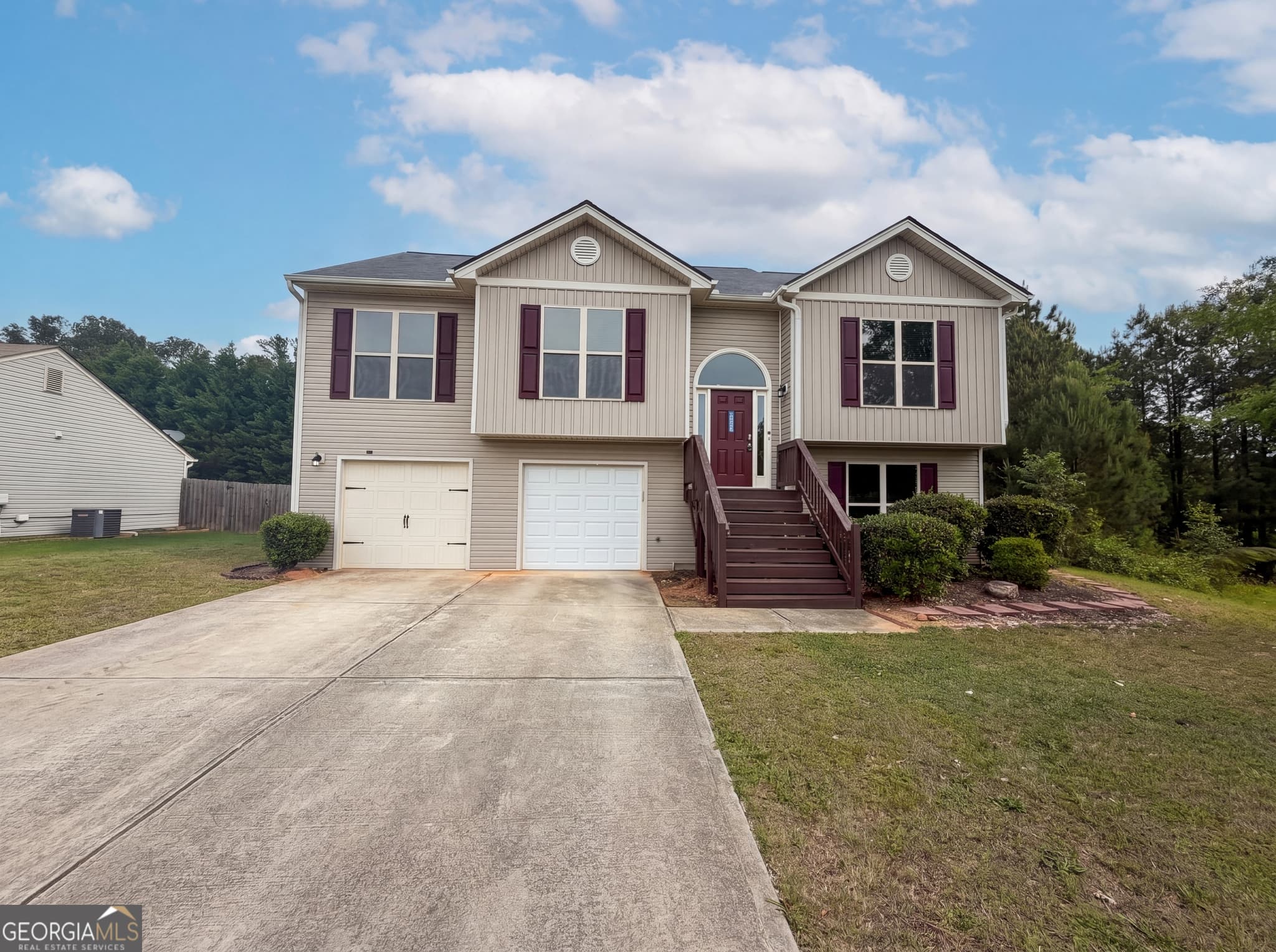 4 bedroom, 3 bathroom, 2,335 sq ft single family residence sold at 2721 Berkshire Drive, Winder, GA 30680