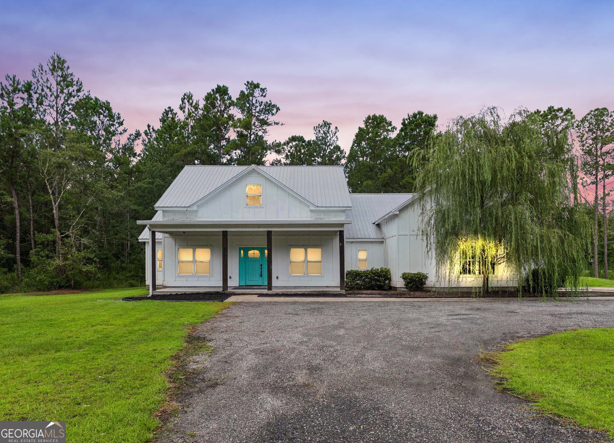 3 bedroom, 2 bathroom, 2,996 sq ft single family residence for sale at 212 Clinch Lane, Brunswick, GA 31523