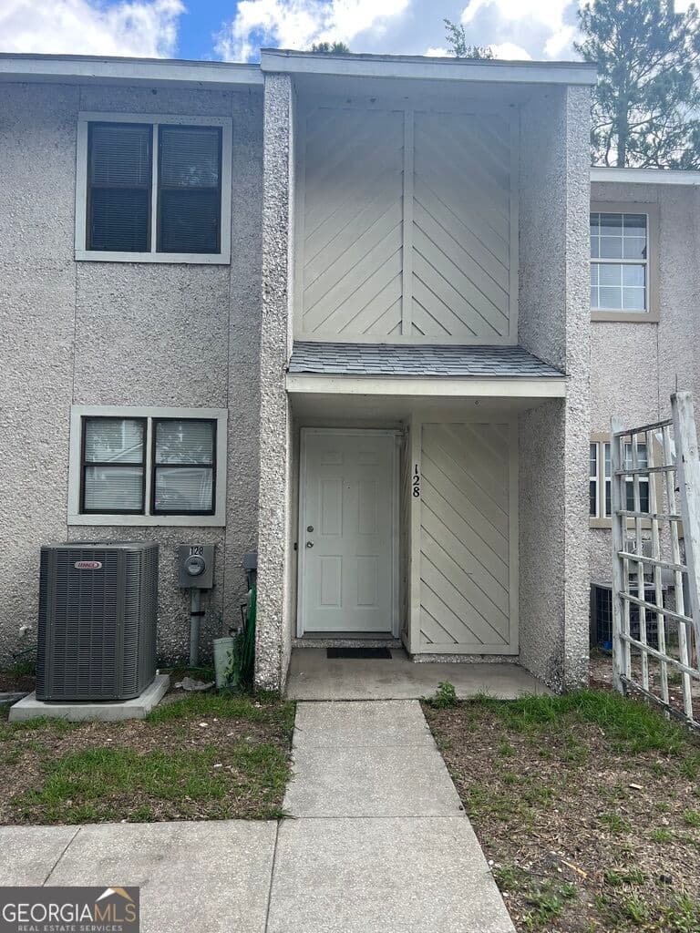 2 bedroom, 1.5 bathroom, 1,168 sq ft single family residence for sale at 128 Inlet Reach Circle, St. Marys, GA 31558
