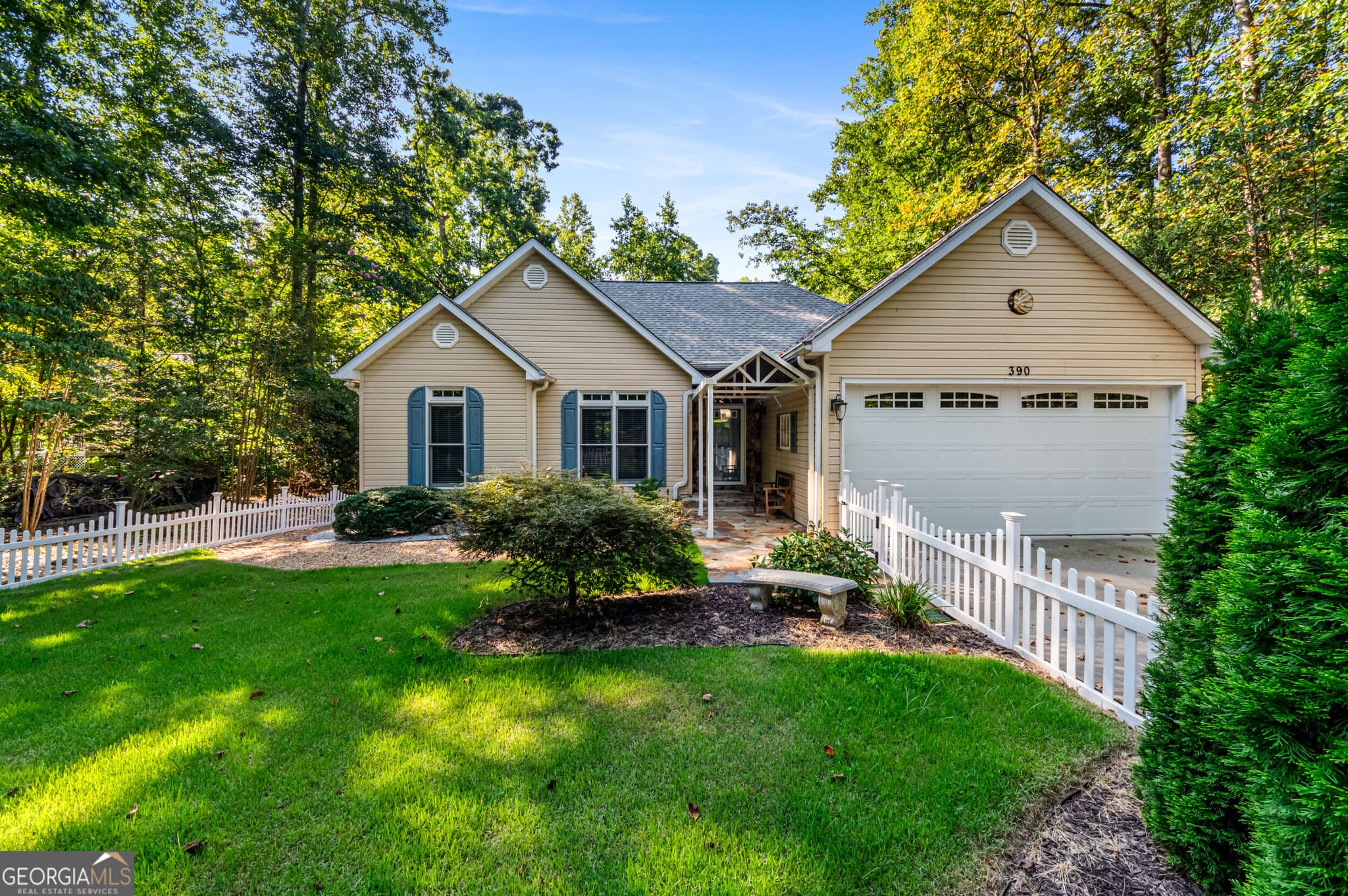3 bedroom, 2 bathroom, 1,856 sq ft single family residence under contract at 390 Lake Place Drive, Lavonia, GA 30553