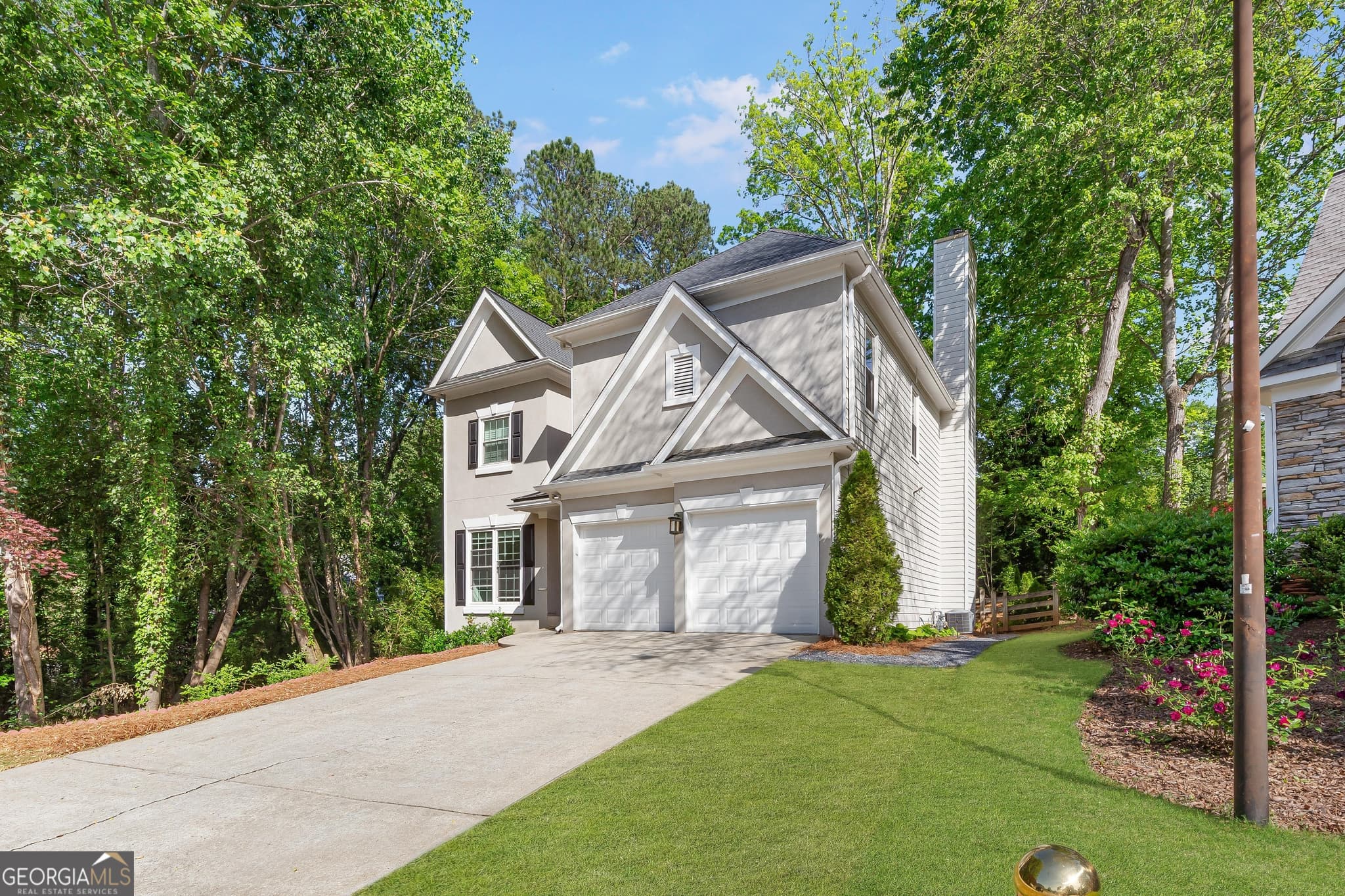 4 bedroom, 3.5 bathroom, 2,895 sq ft single family residence sold at 3902 Concord Walk Drive, Smyrna, GA 30082
