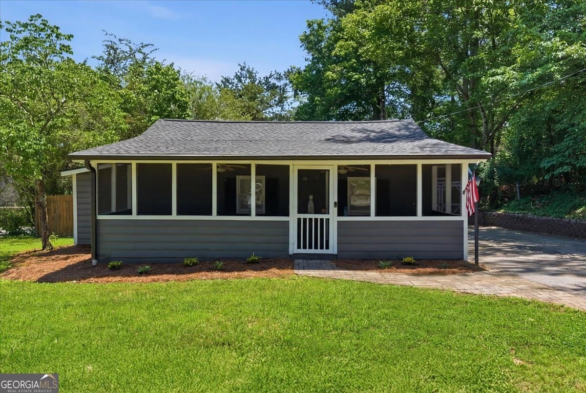 2 bedroom, 1 bathroom, 994 sq ft single family residence sold at 31 Davis Mill Road, Dallas, GA 30157