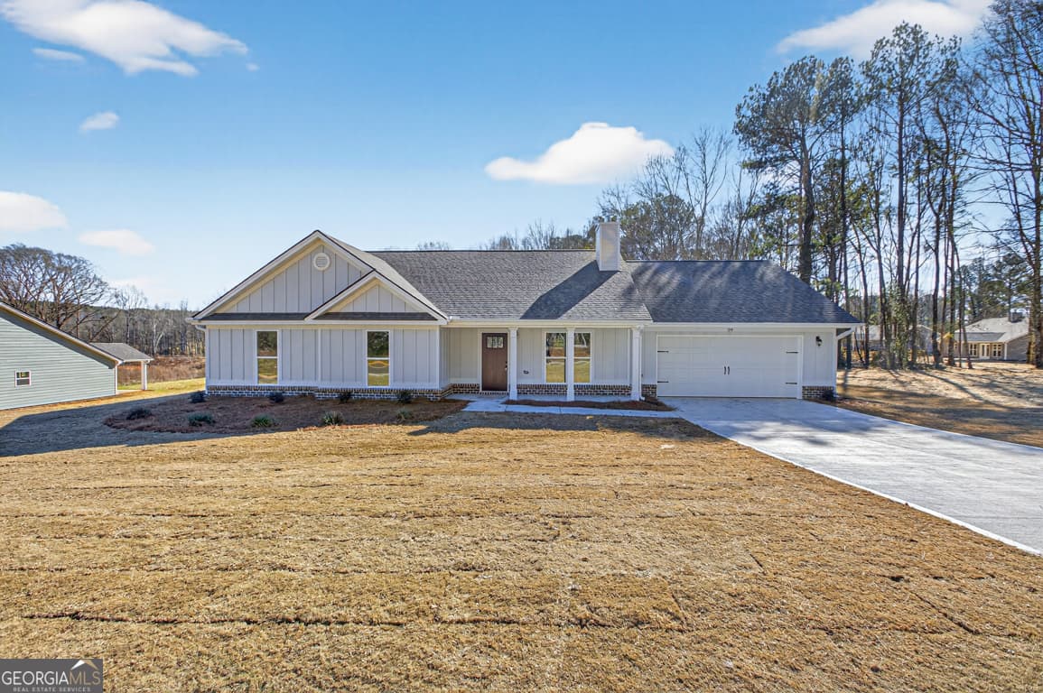4 bedroom, 3 bathroom, 2,150 sq ft single family residence for sale at 252 Mockingbird Lane 28, Winder, GA 30680