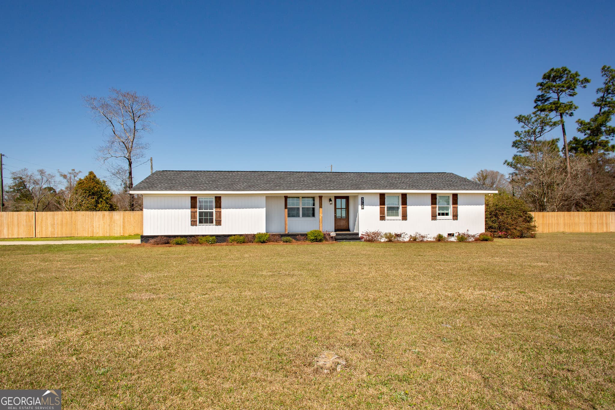4 bedroom, 2 bathroom, 1,720 sq ft single family residence sold at 3728 Saint Johns Church Road, Blackshear, GA 31516