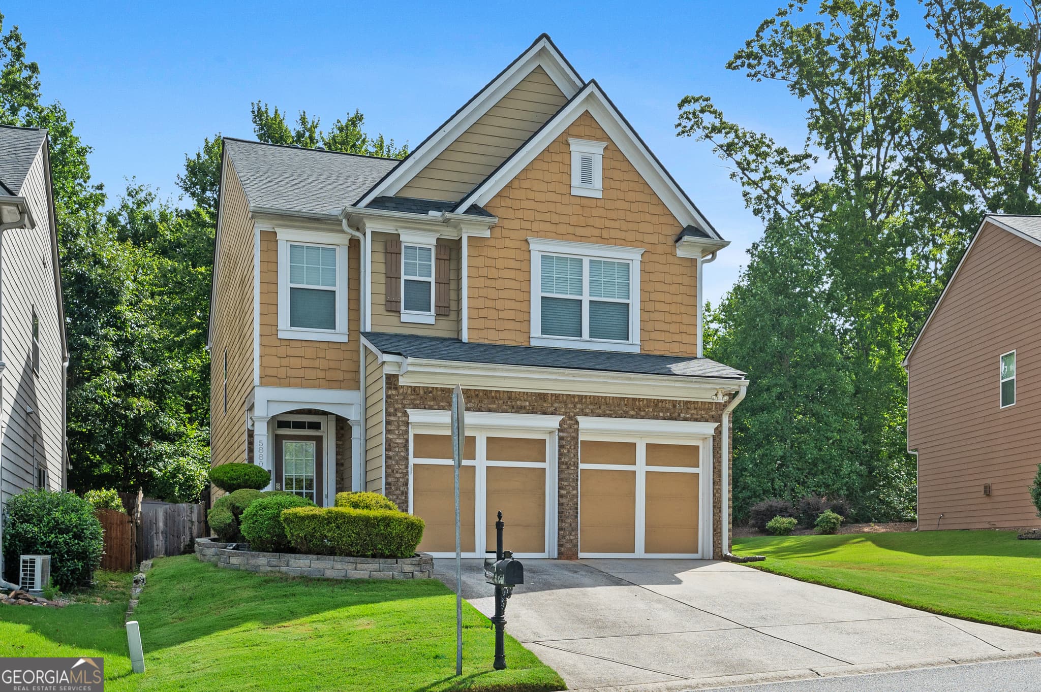 3 bedroom, 2.5 bathroom, 2,001 sq ft single family residence sold at 5880 Crestwick Way, Cumming, GA 30040