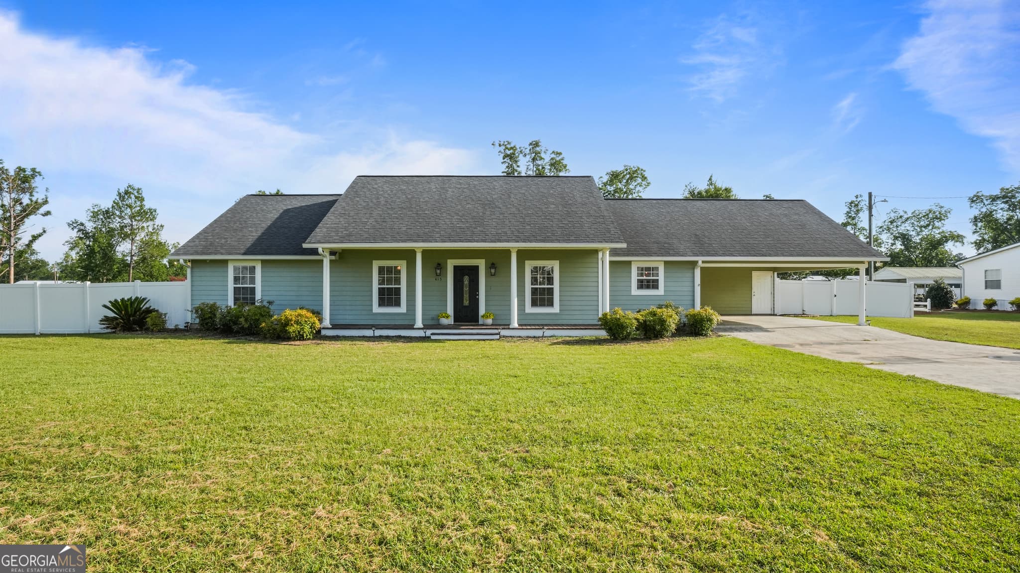 3 bedroom, 2 bathroom, 1,864 sq ft single family residence for sale at 415 Walter Street, Odum, GA 31555