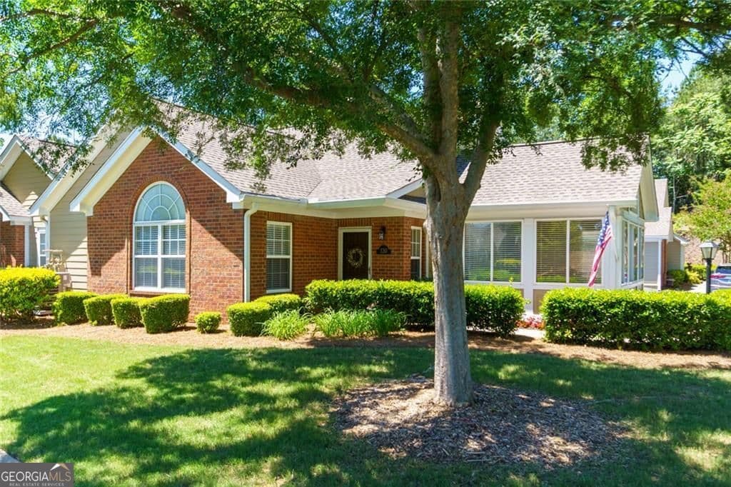 2 bedroom, 2 bathroom, 1,659 sq ft condominium sold at 130 Vintage Club Circle, Marietta, GA 30066