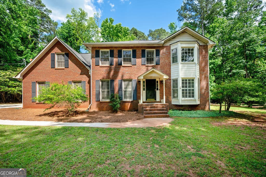 4 bedroom, 2.5 bathroom, 2,215 sq ft single family residence sold at 140 Stafford Court, Fayetteville, GA 30215