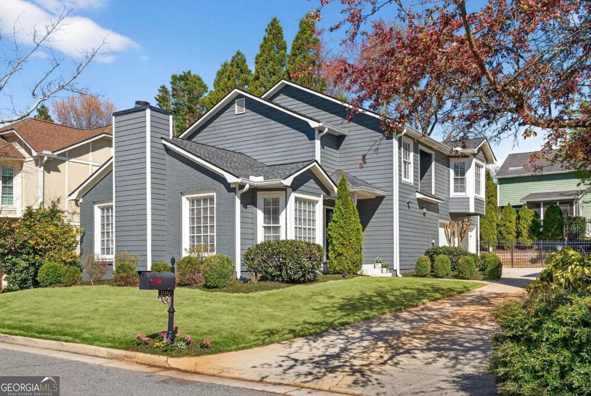 3 bedroom, 2.5 bathroom, 2,490 sq ft single family residence sold at 1124 Bailiff Court, Brookhaven, GA 30319
