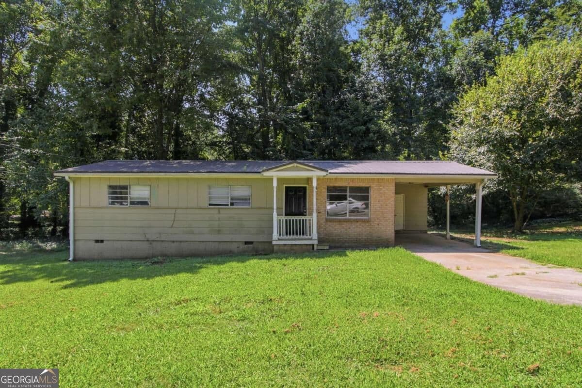 3 bedroom, 2 bathroom, 1,056 sq ft single family residence for sale at 10146 Morris Drive, Covington, GA 30014