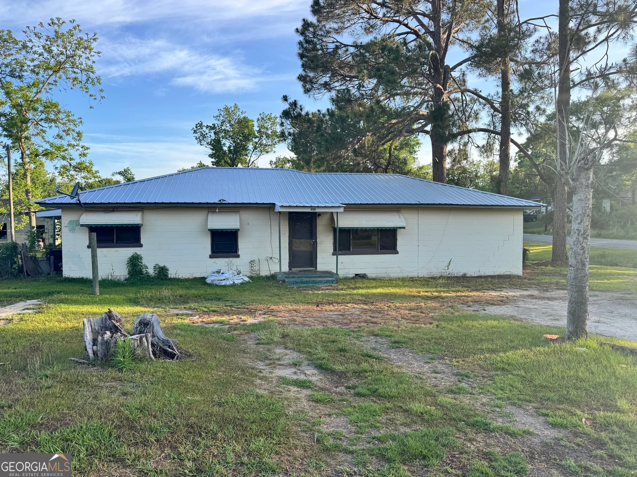 3 bedroom, 1 bathroom, 1,596 sq ft single family residence sold at 269 E Grady Avenue, Lyons, GA 30436