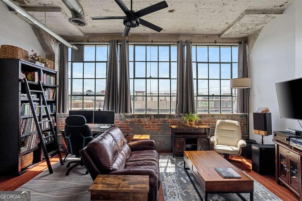 1 bedroom, 1 bathroom, 865 sq ft loft,condominium sold at 881 Memorial Drive 310, Atlanta, GA 30316