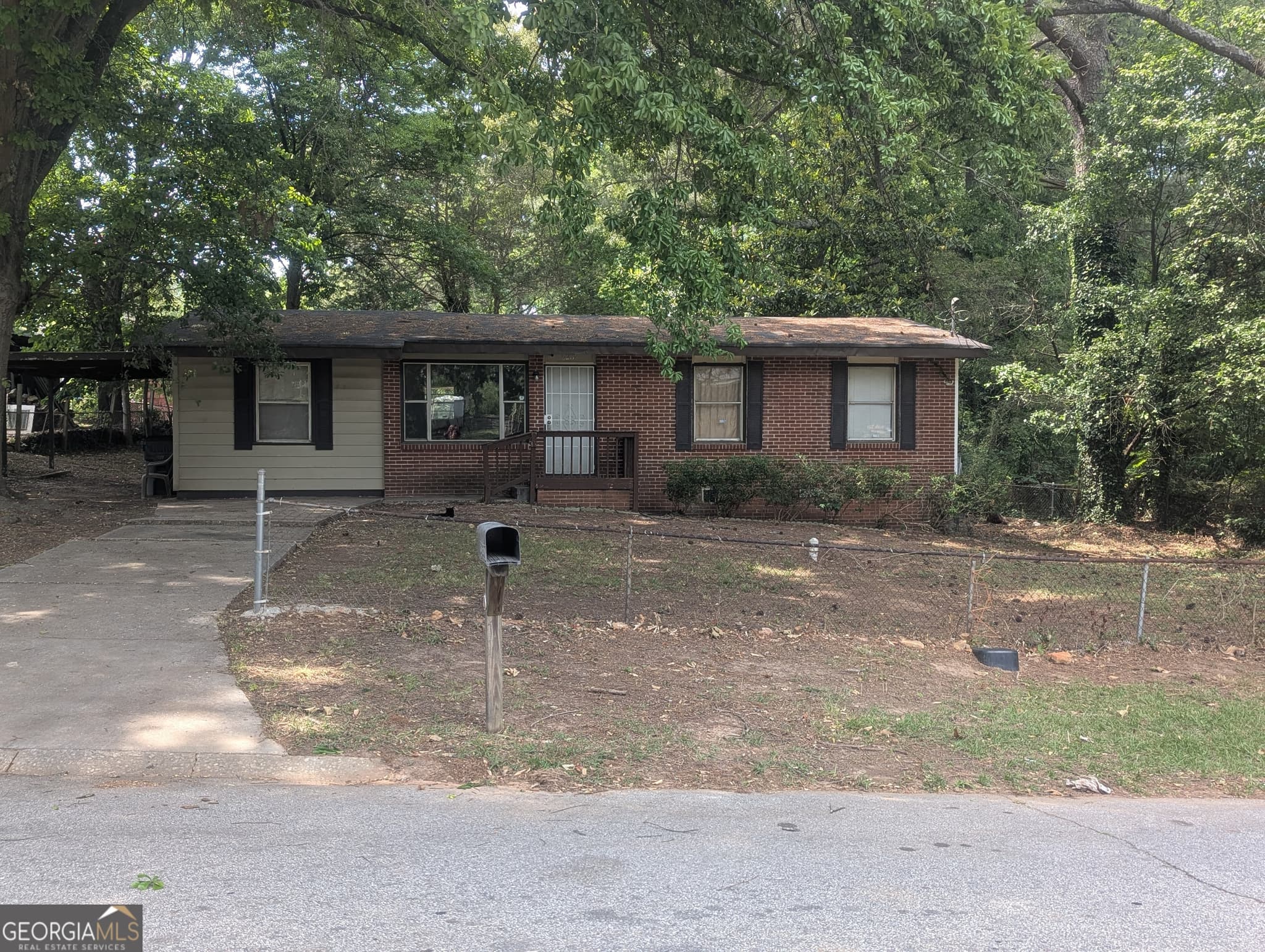 3 bedroom, 1.5 bathroom, 1,032 sq ft single family residence sold at 5237 Kingswood Circle, Atlanta, GA 30349