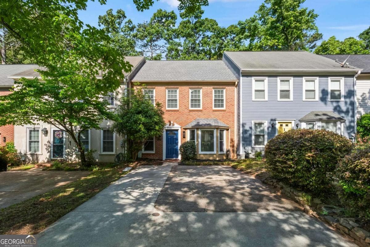 3 bedroom, 2.5 bathroom, 1,644 sq ft townhouse sold at 1398 Old Virginia Court, Marietta, GA 30067