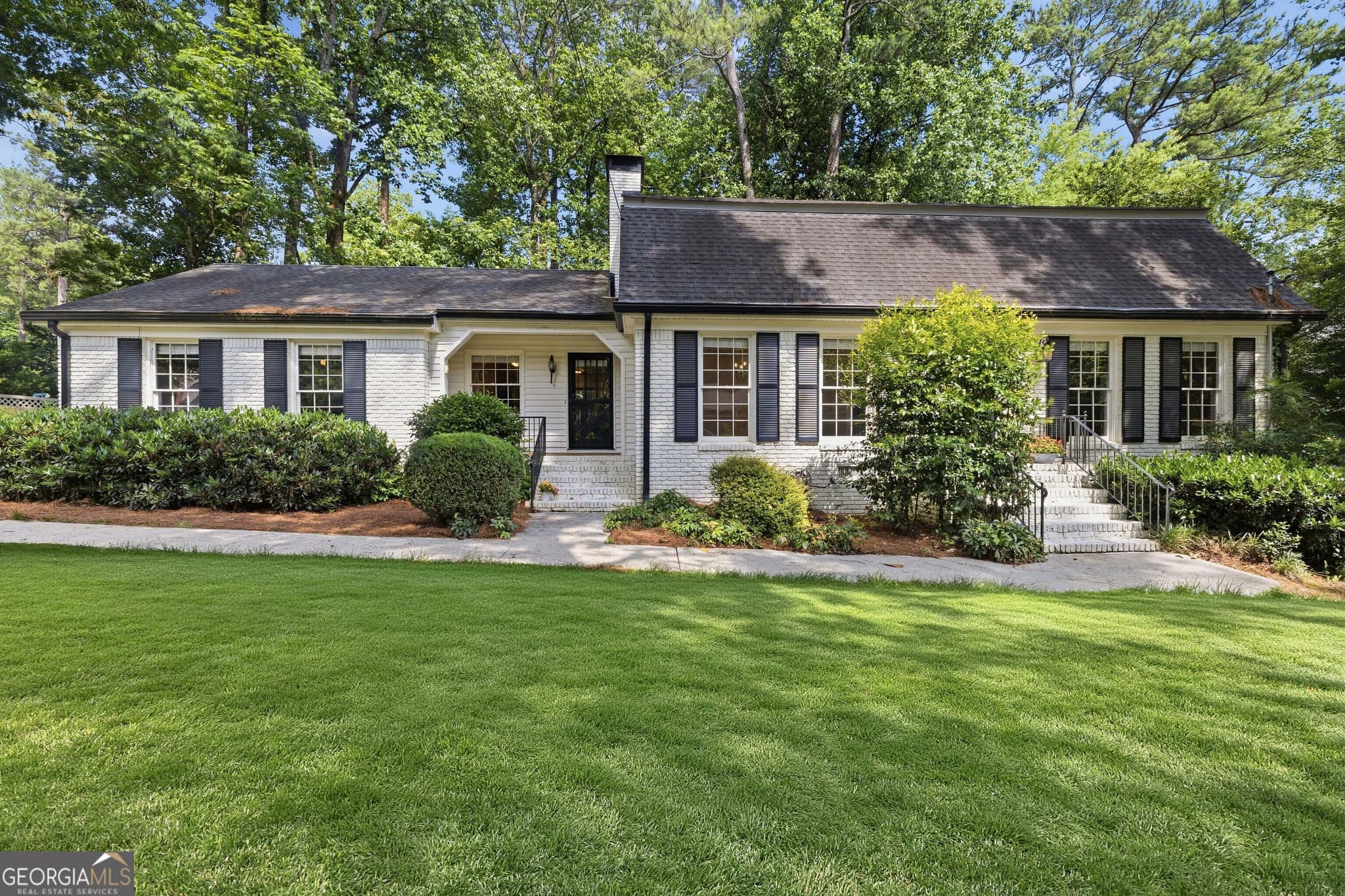 4 bedroom, 3 bathroom, 2,717 sq ft single family residence sold at 4943 Vernon Oaks Drive, Dunwoody, GA 30338