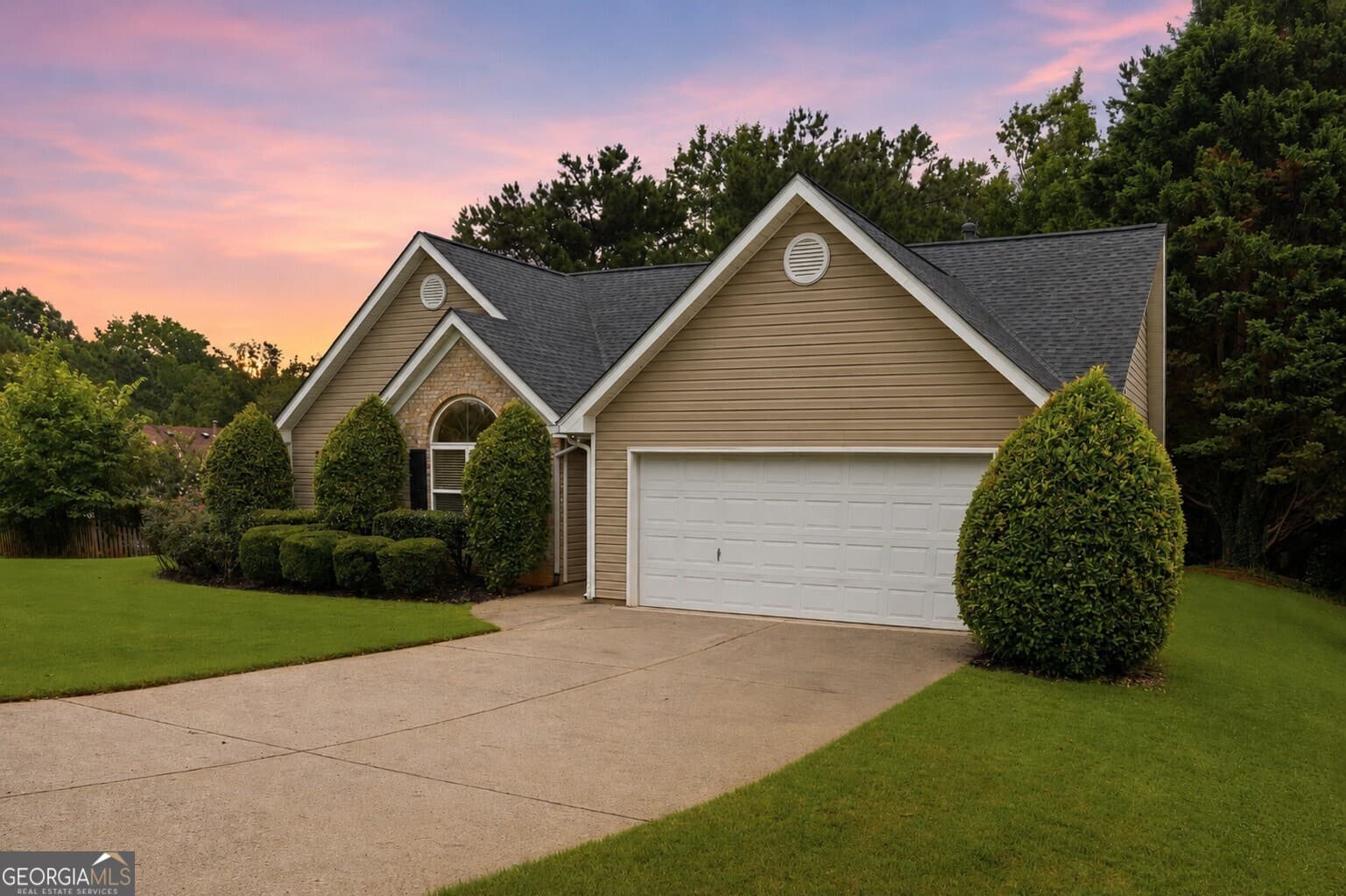 3 bedroom, 2 bathroom, 1,570 sq ft single family residence sold at 6196 Mount Salem Circle, Flowery Branch, GA 30542