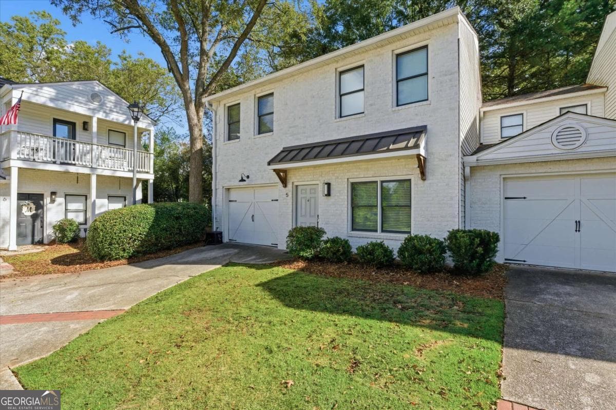 3 bedroom, 2.5 bathroom, 1,800 sq ft townhouse sold at 230 West Avenue UNIT 5, Carrollton, GA 30117