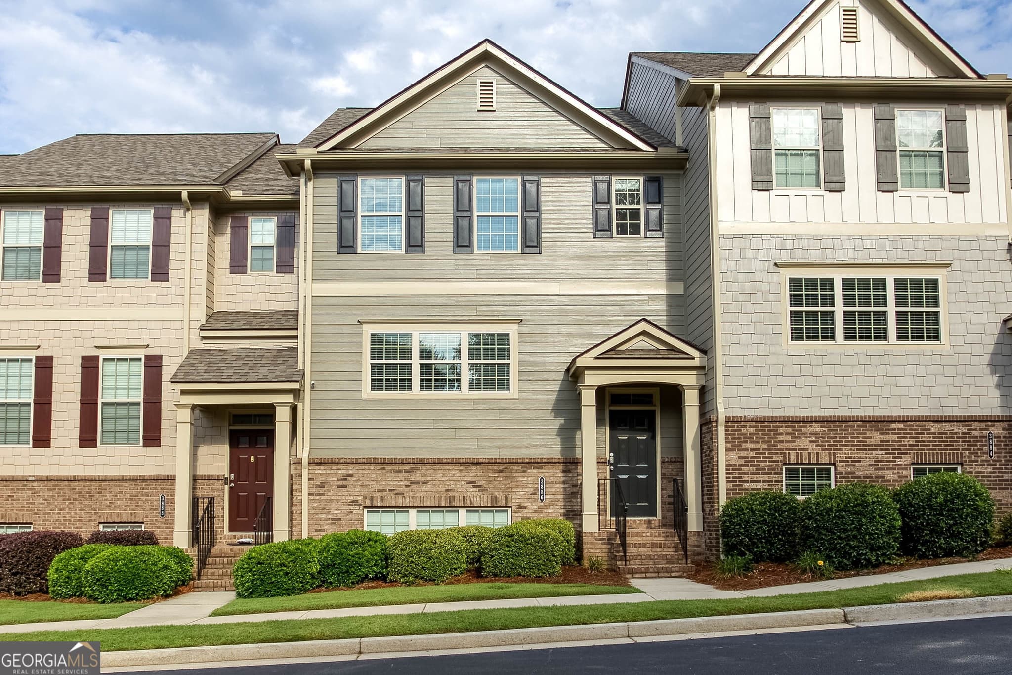 4 bedroom, 3.5 bathroom, 2,400 sq ft townhouse for sale at 3886 High Dove Way, Smyrna, GA 30082